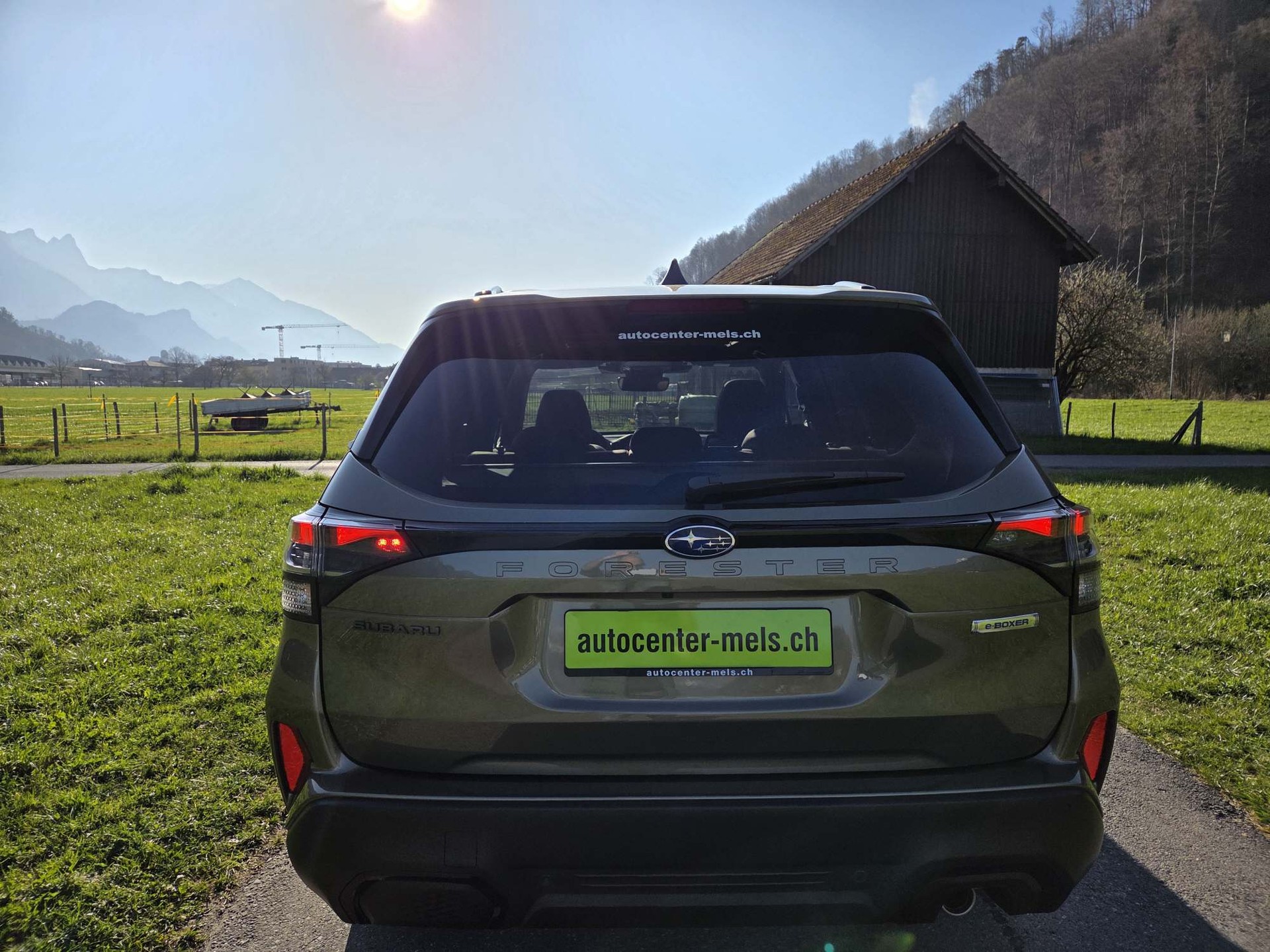 SUBARU Forester Station 2.0i e-Boxer Luxury-image-4