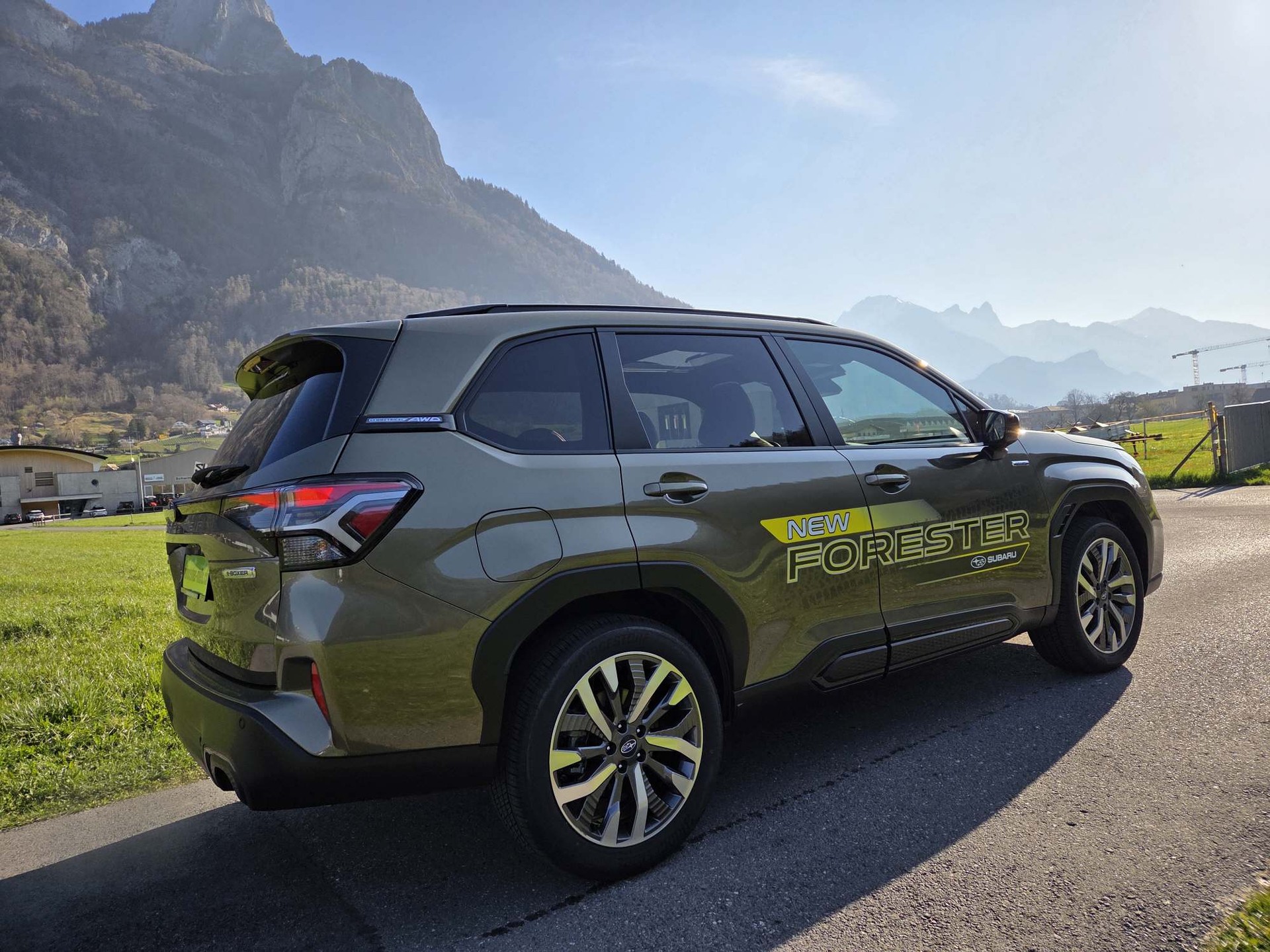 SUBARU Forester Station 2.0i e-Boxer Luxury-image-6