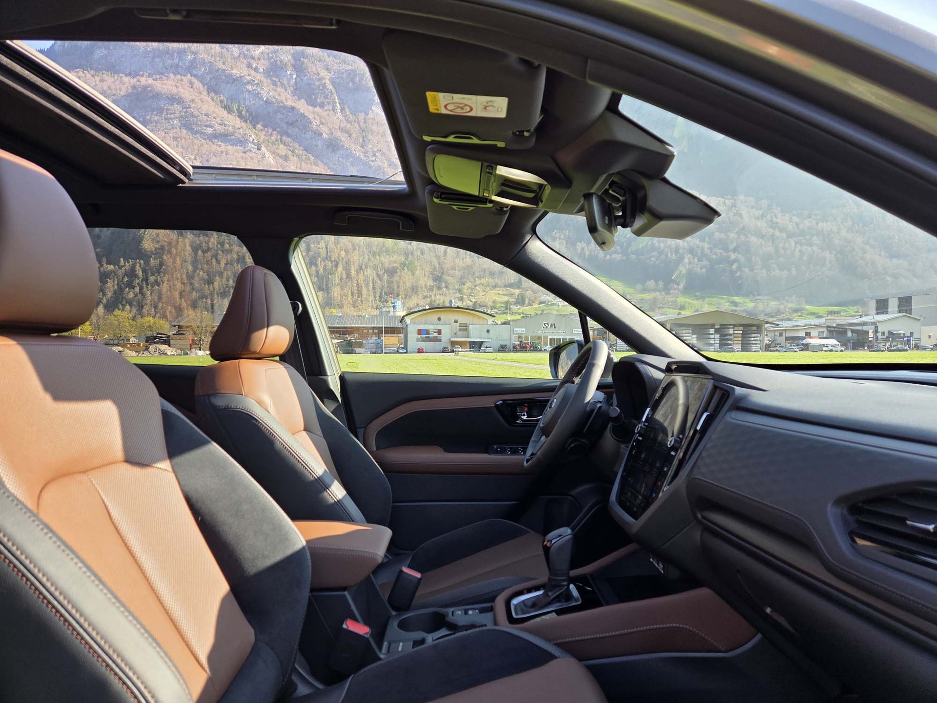 SUBARU Forester Station 2.0i e-Boxer Luxury-image-9
