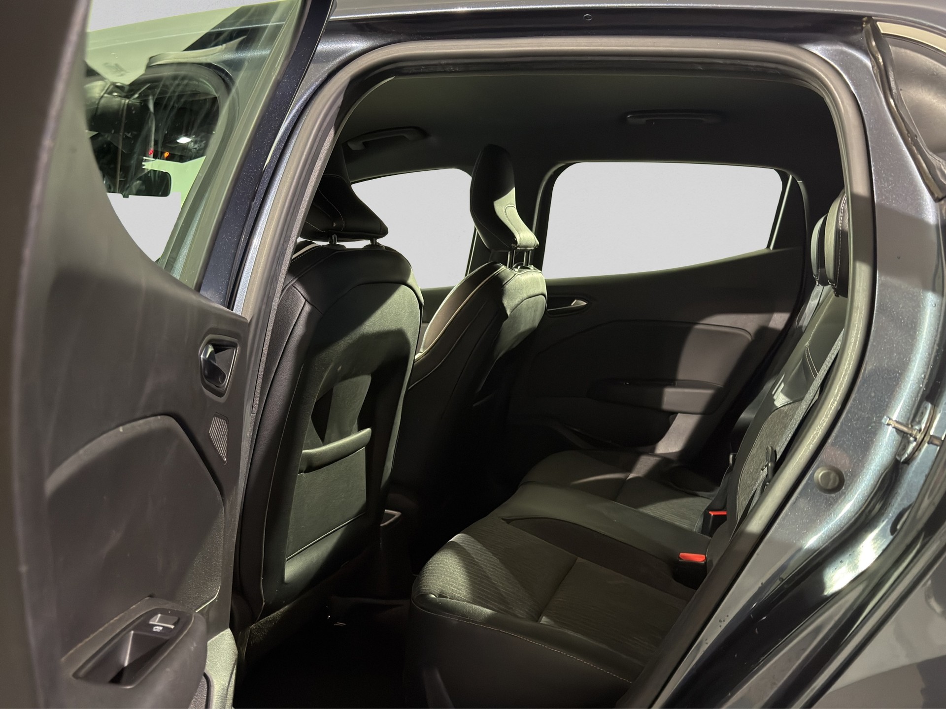 RENAULT Clio 1.6 E-Tech Intens-image-14