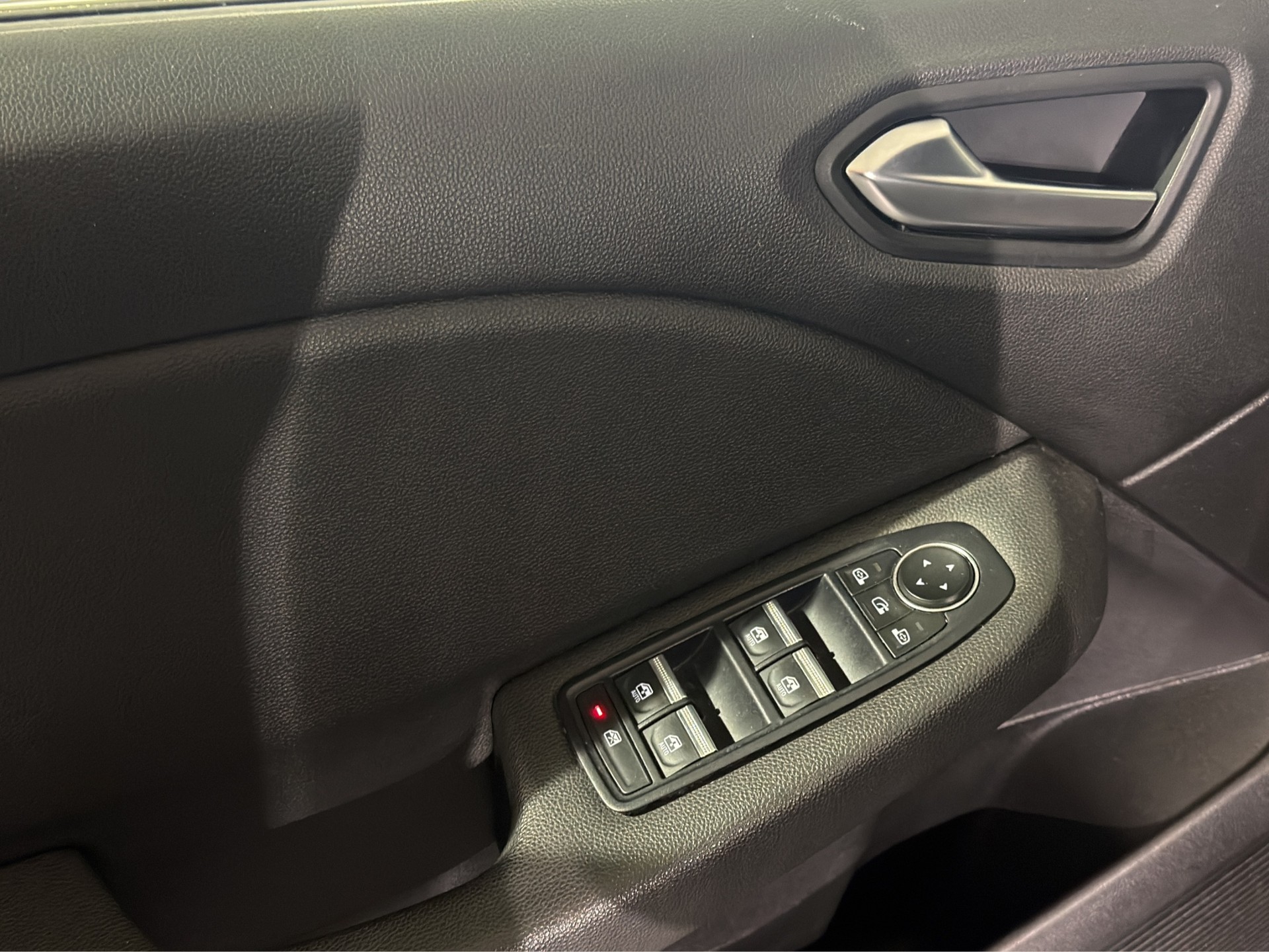 RENAULT Clio 1.6 E-Tech Intens-image-23