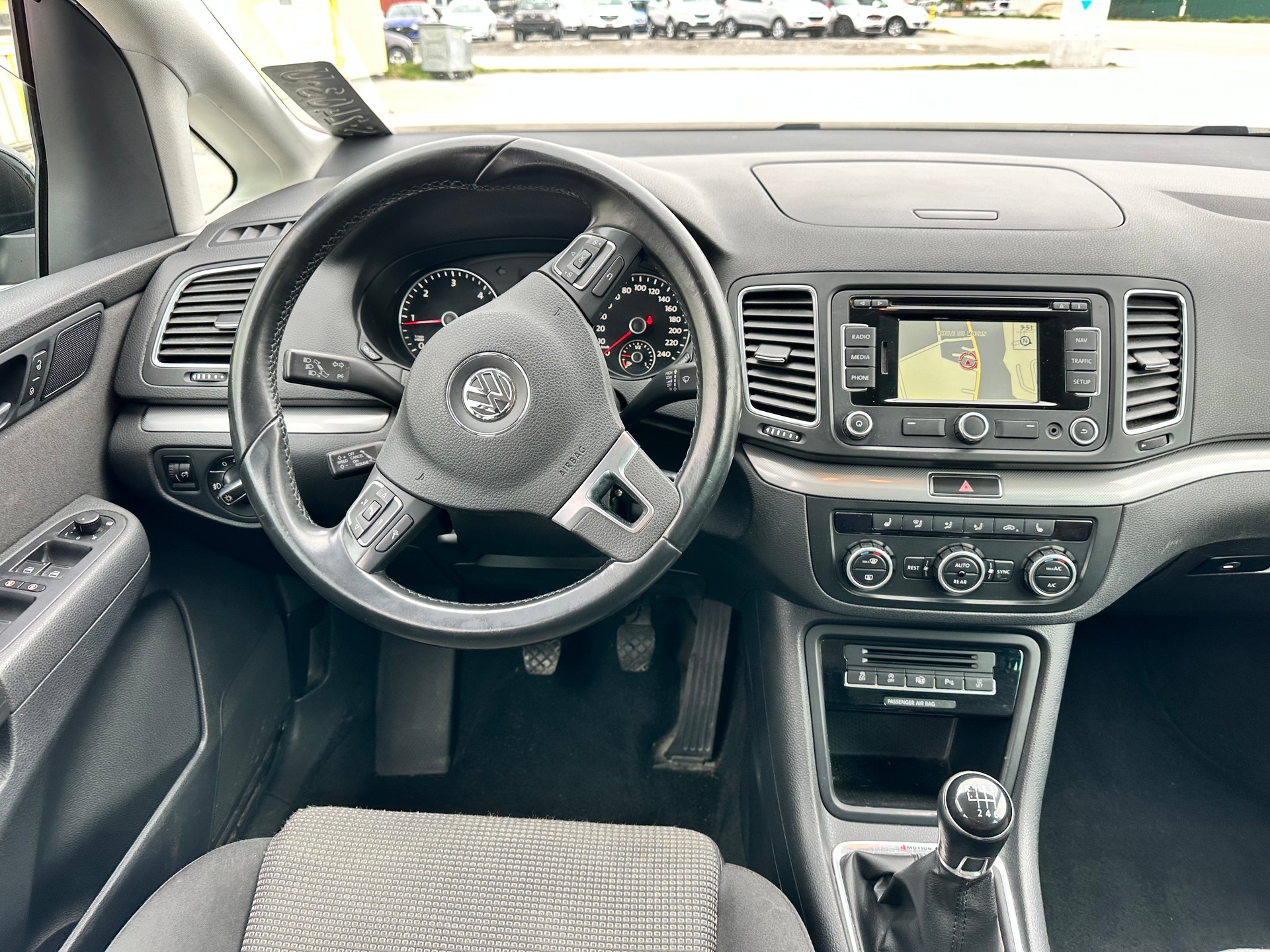 VW Sharan 2.0 TDI BMT Design 4Motion-image-11