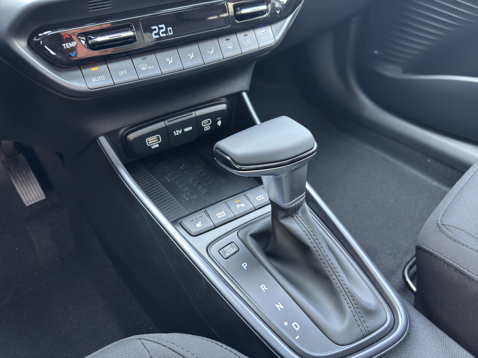 HYUNDAI i20 1.0 T-GDi Vertex-image-9