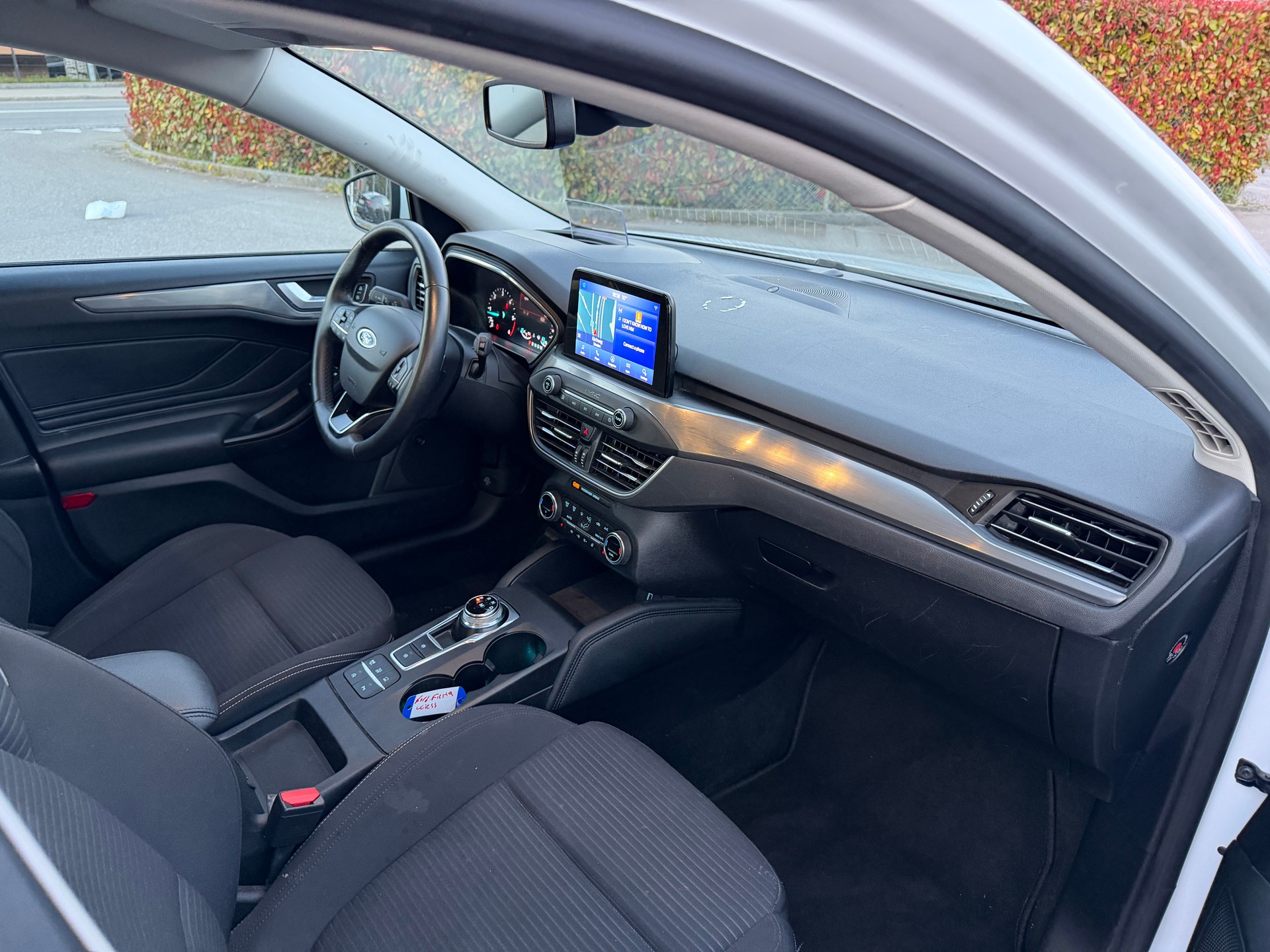 FORD Focus 1.5 TDCi Business Automatic-ab Mfk-image-8