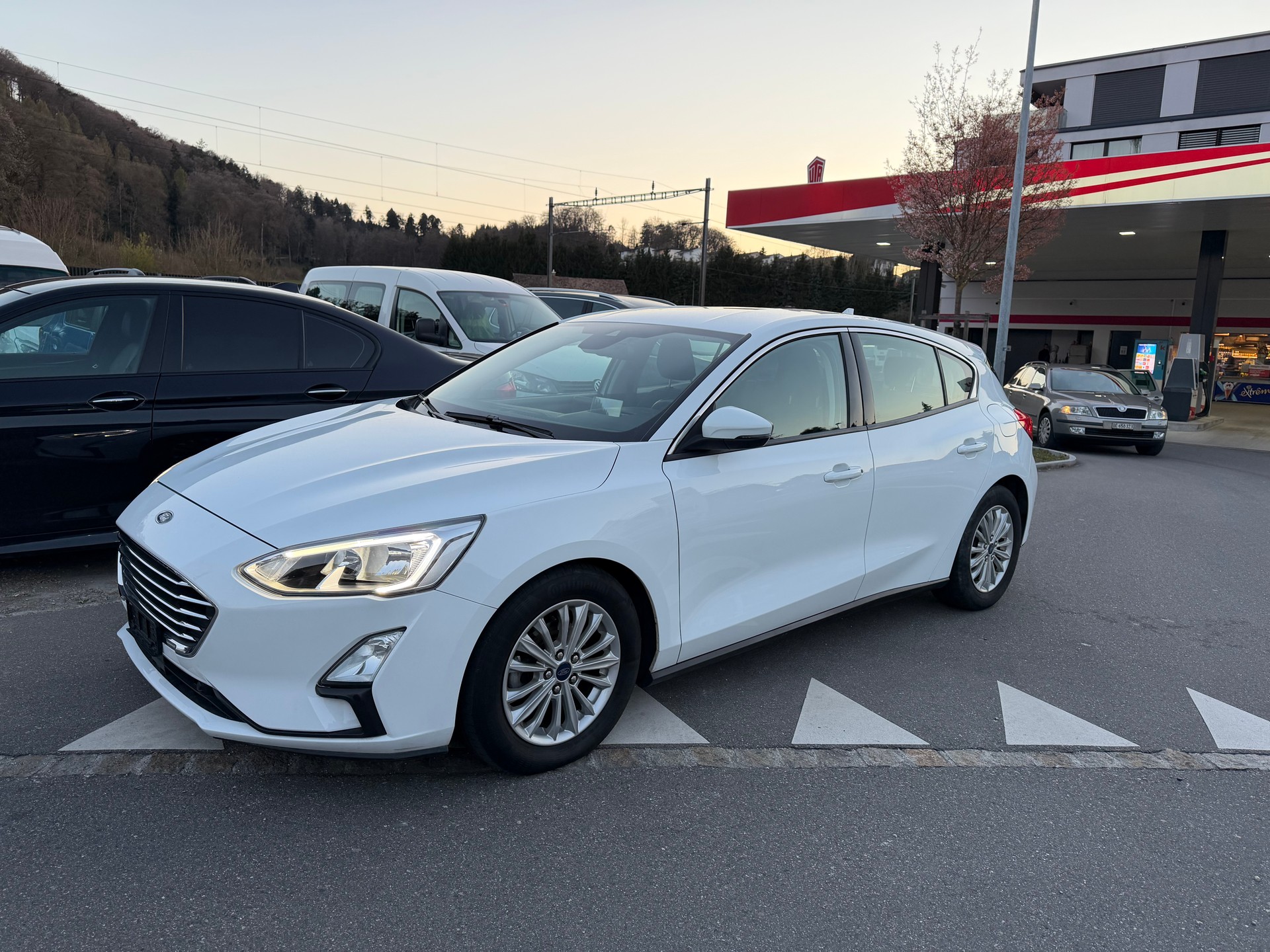 FORD Focus 1.5 TDCi Business Automatic-ab Mfk-showroom-element-1