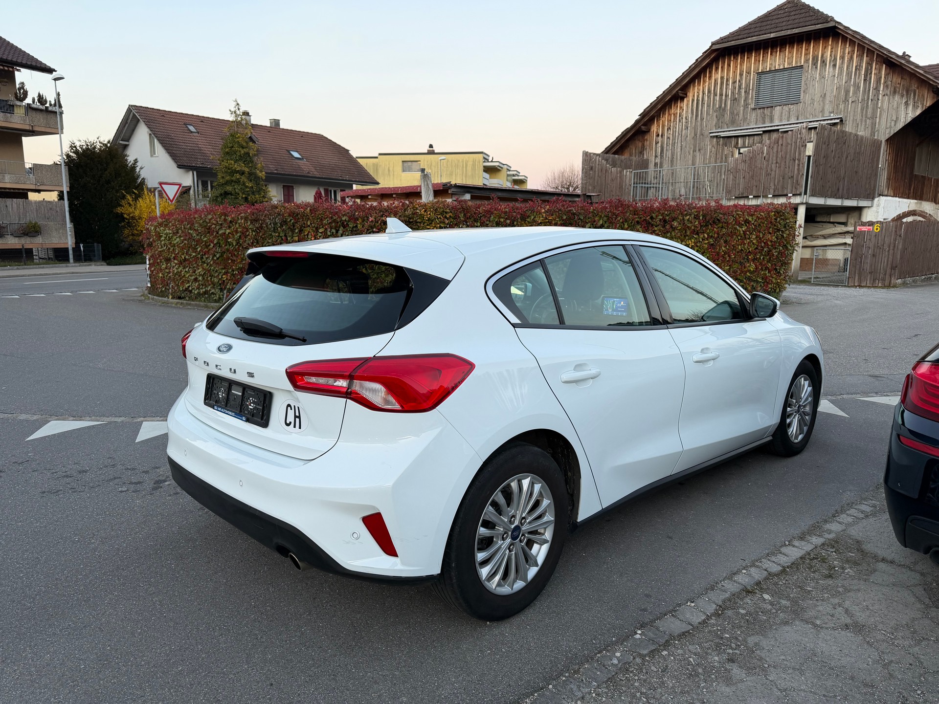FORD Focus 1.5 TDCi Business Automatic-ab Mfk-image-5
