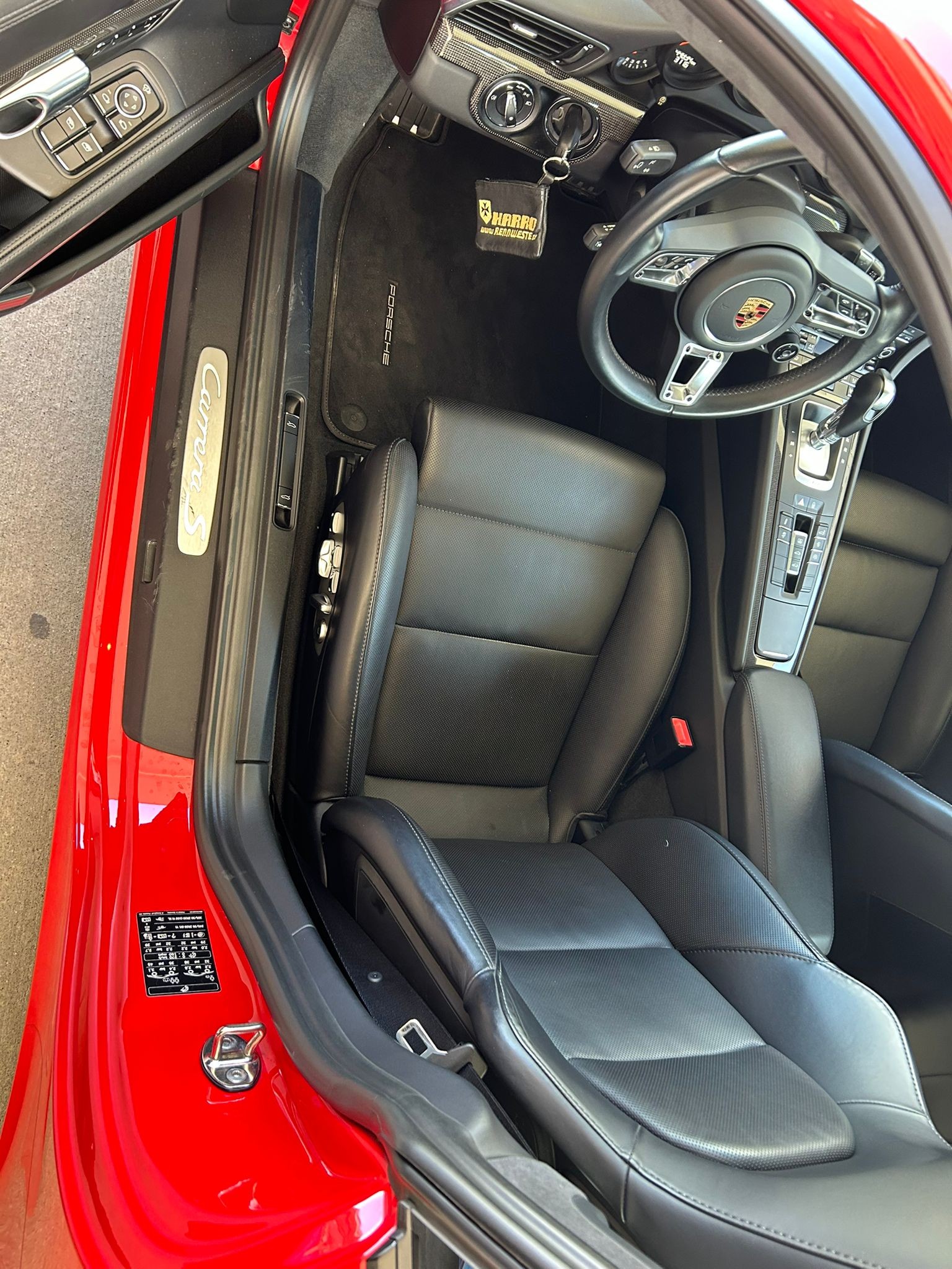 PORSCHE 911 Carrera S-image-12