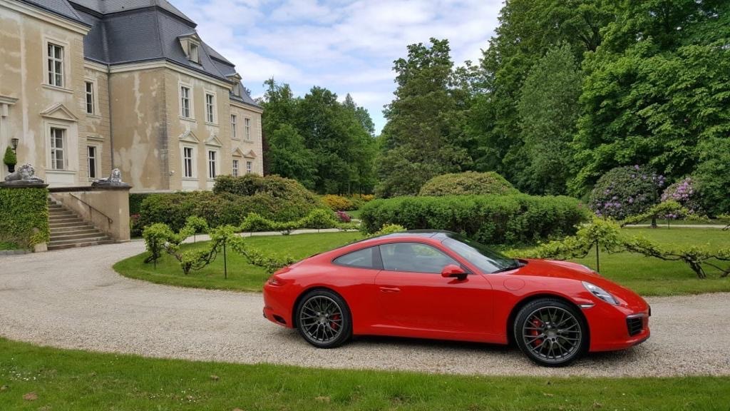 PORSCHE 911 Carrera S-image-0