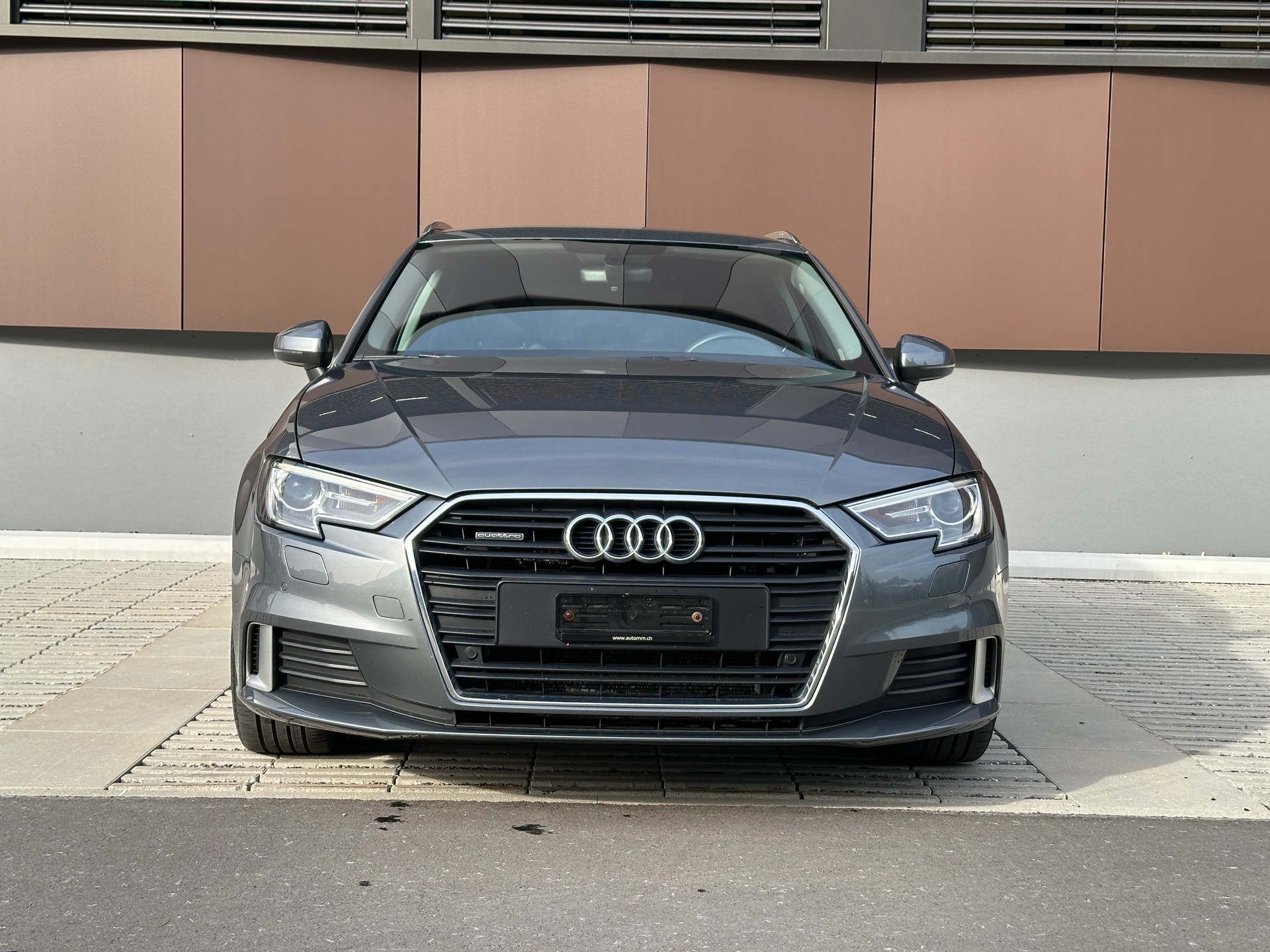 AUDI A3 Sportback 2.0 TFSI Sport quattro S-tronic *Frisch ab MFK + Service*-image-1