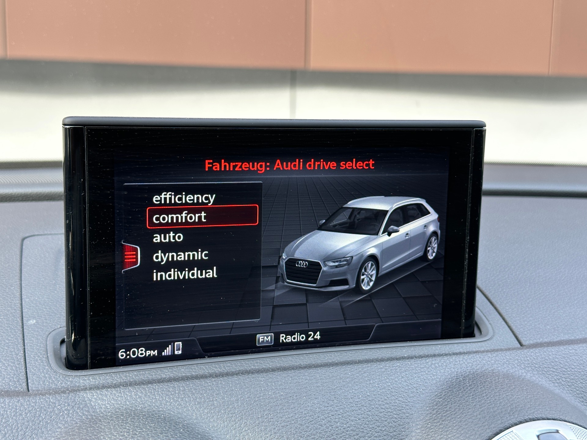 AUDI A3 Sportback 2.0 TFSI Sport quattro S-tronic *Frisch ab MFK + Service*-image-24