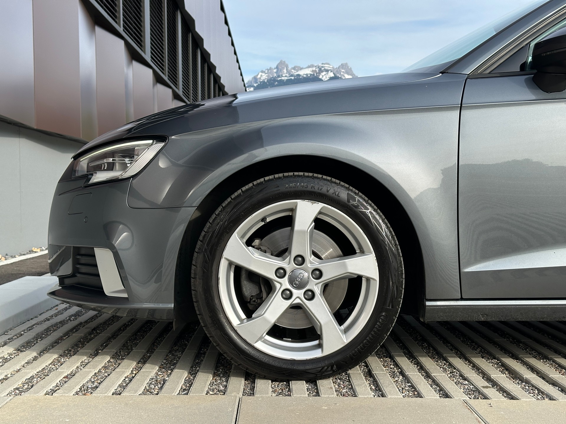 AUDI A3 Sportback 2.0 TFSI Sport quattro S-tronic *Frisch ab MFK + Service*-image-8