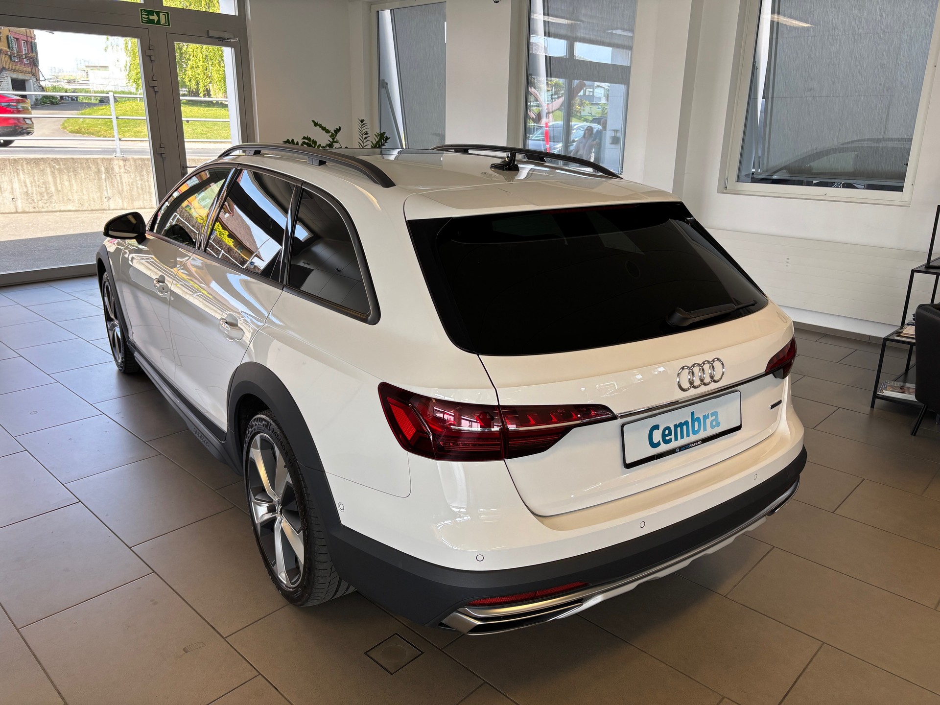 AUDI A4 allroad 40 TDI quattro tiptronic-image-3