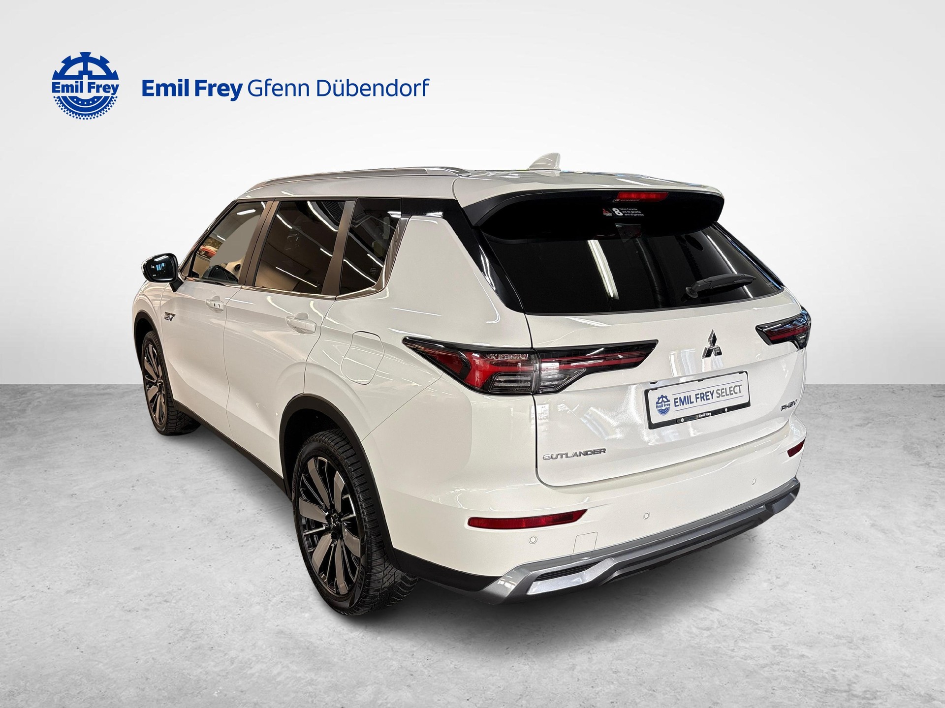 MITSUBISHI Outlander 2.4 PHEV Intense 4x4-image-3