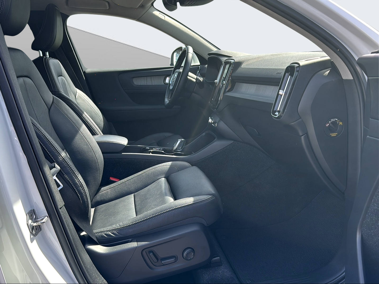 VOLVO XC40 1.5 T5 TE Inscription-image-14