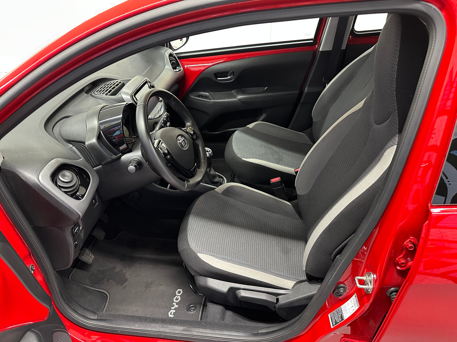 TOYOTA Aygo 1.0 VVT-i x-play-image-7