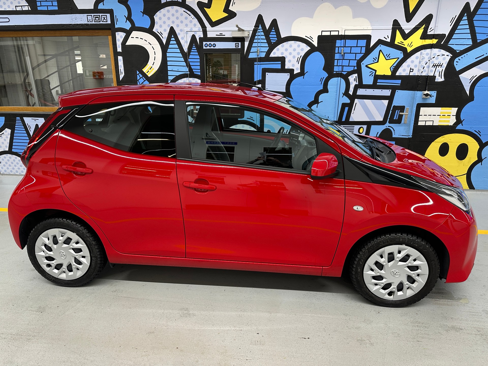 TOYOTA Aygo 1.0 VVT-i x-play-image-2