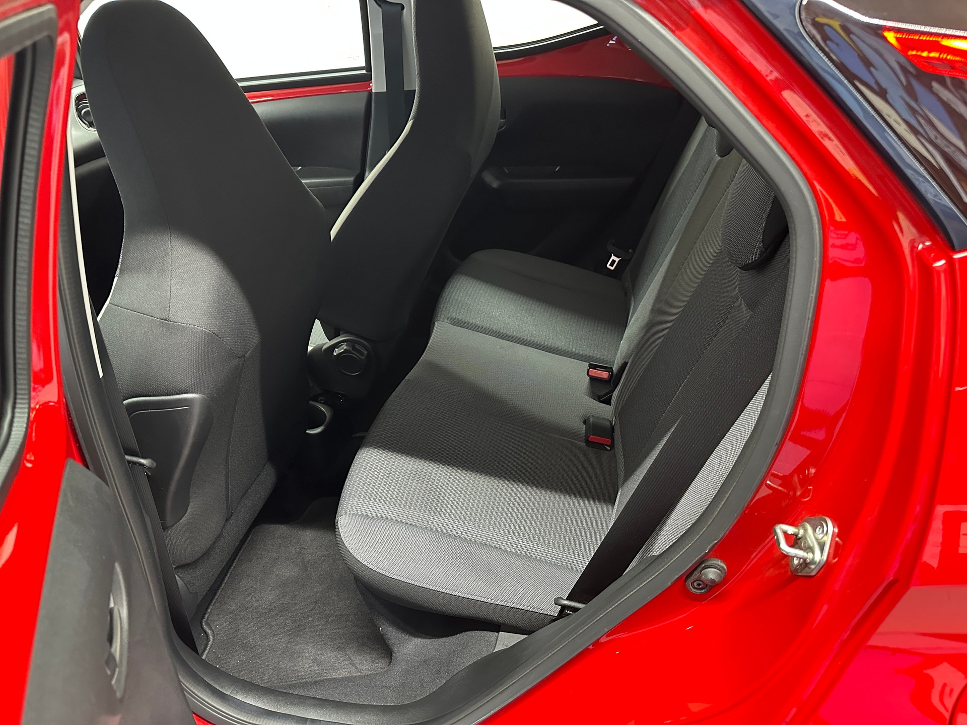 TOYOTA Aygo 1.0 VVT-i x-play-image-8