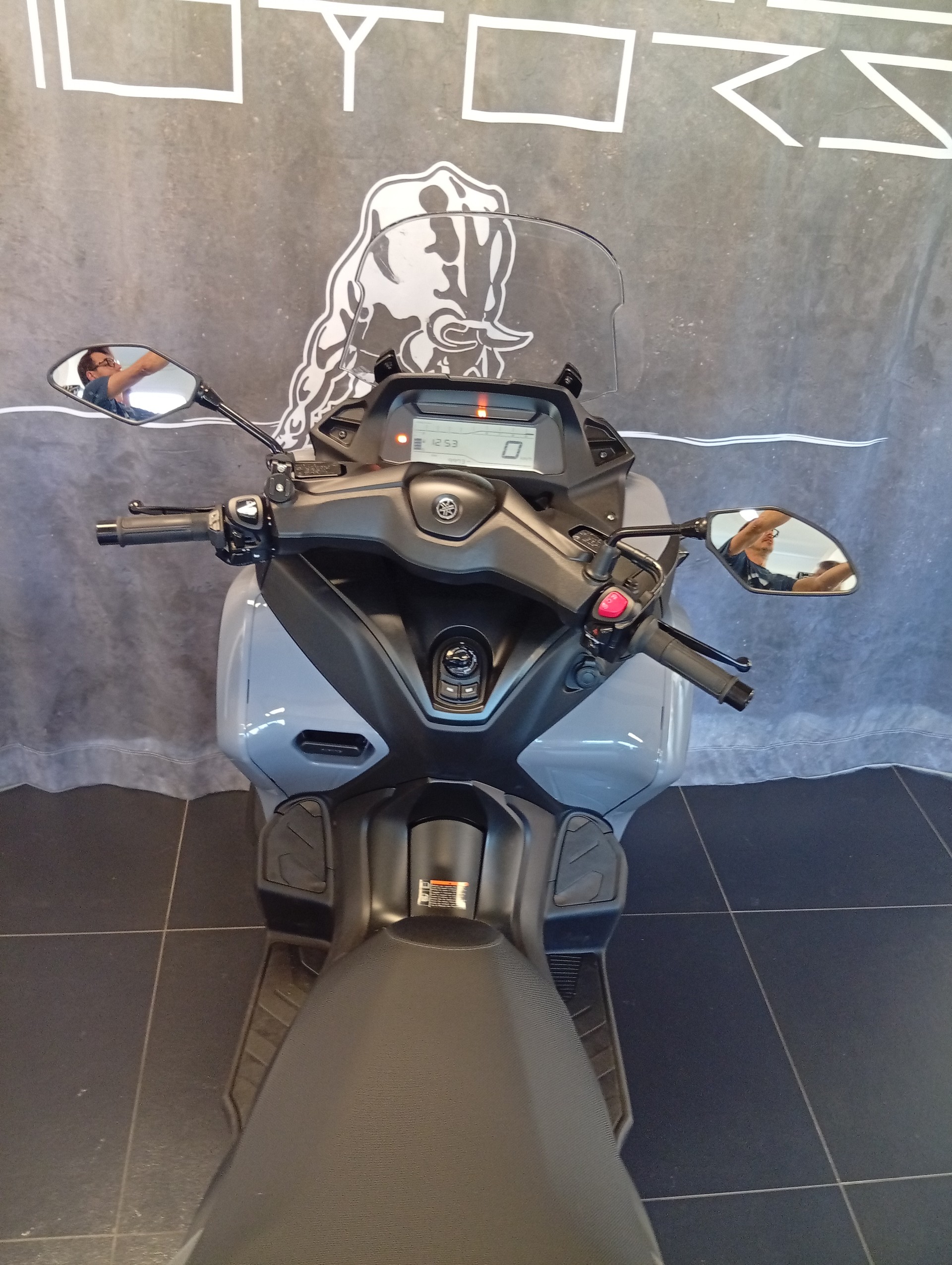 YAMAHA TRICITY 300-image-8