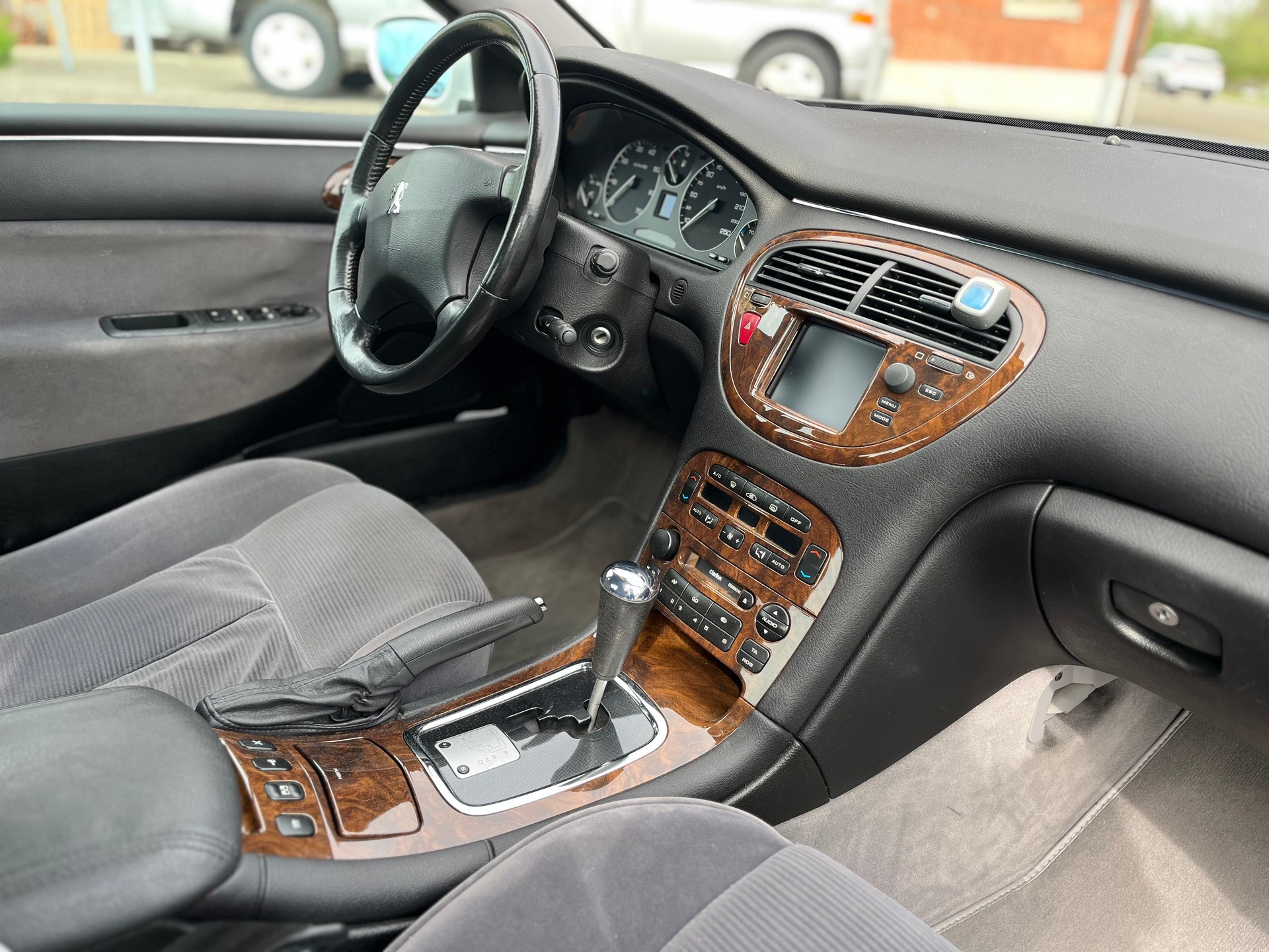 PEUGEOT Frisch MFK 4/5/2026 mit 8 reifen-image-11