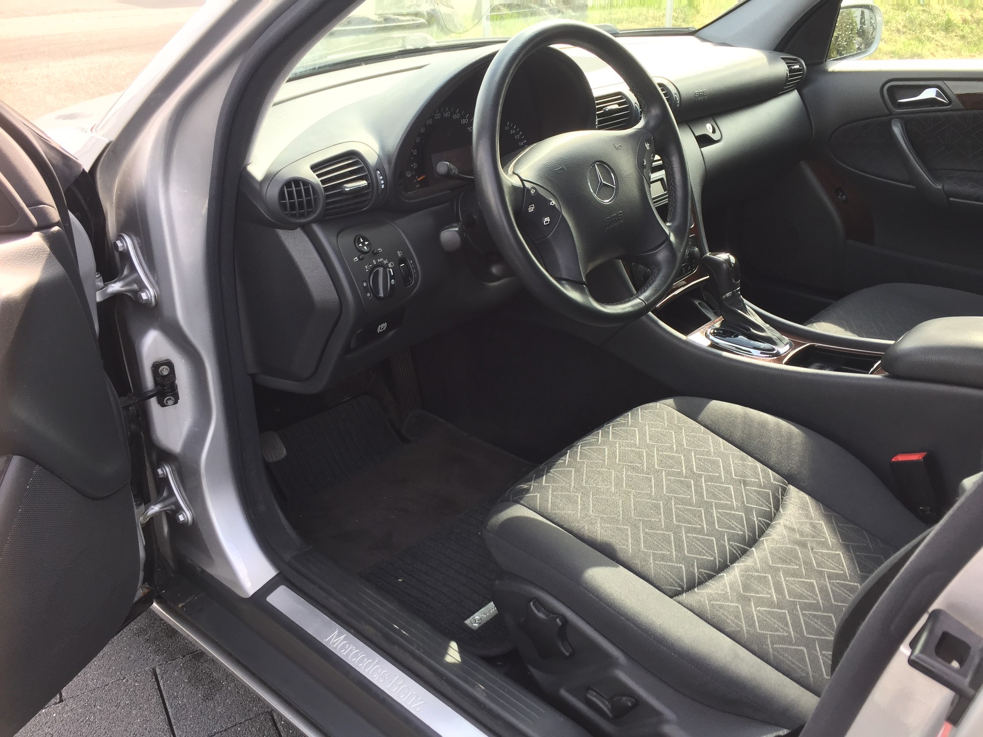 MERCEDES-BENZ C 240 Elégance-image-9