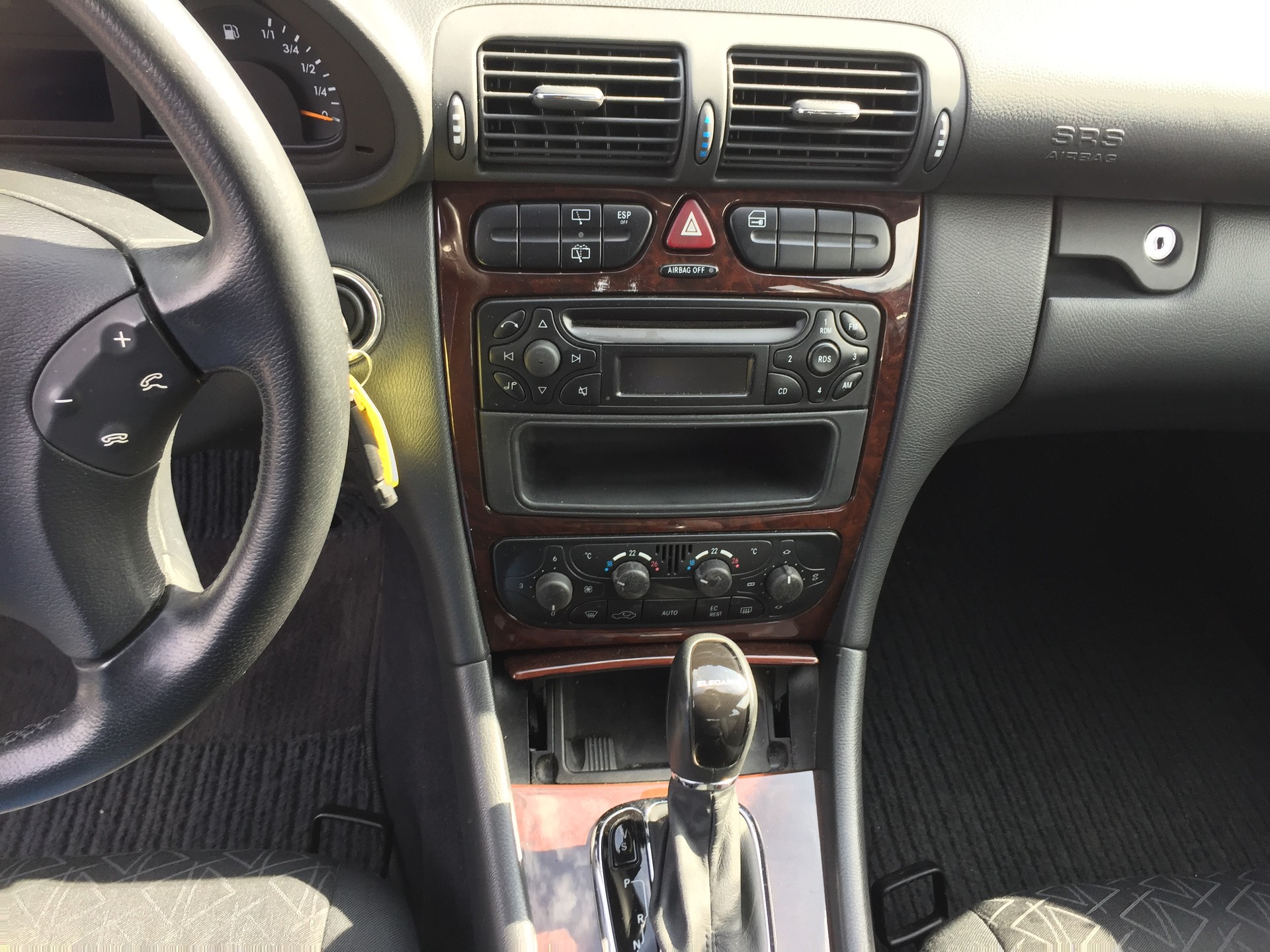 MERCEDES-BENZ C 240 Elégance-image-12