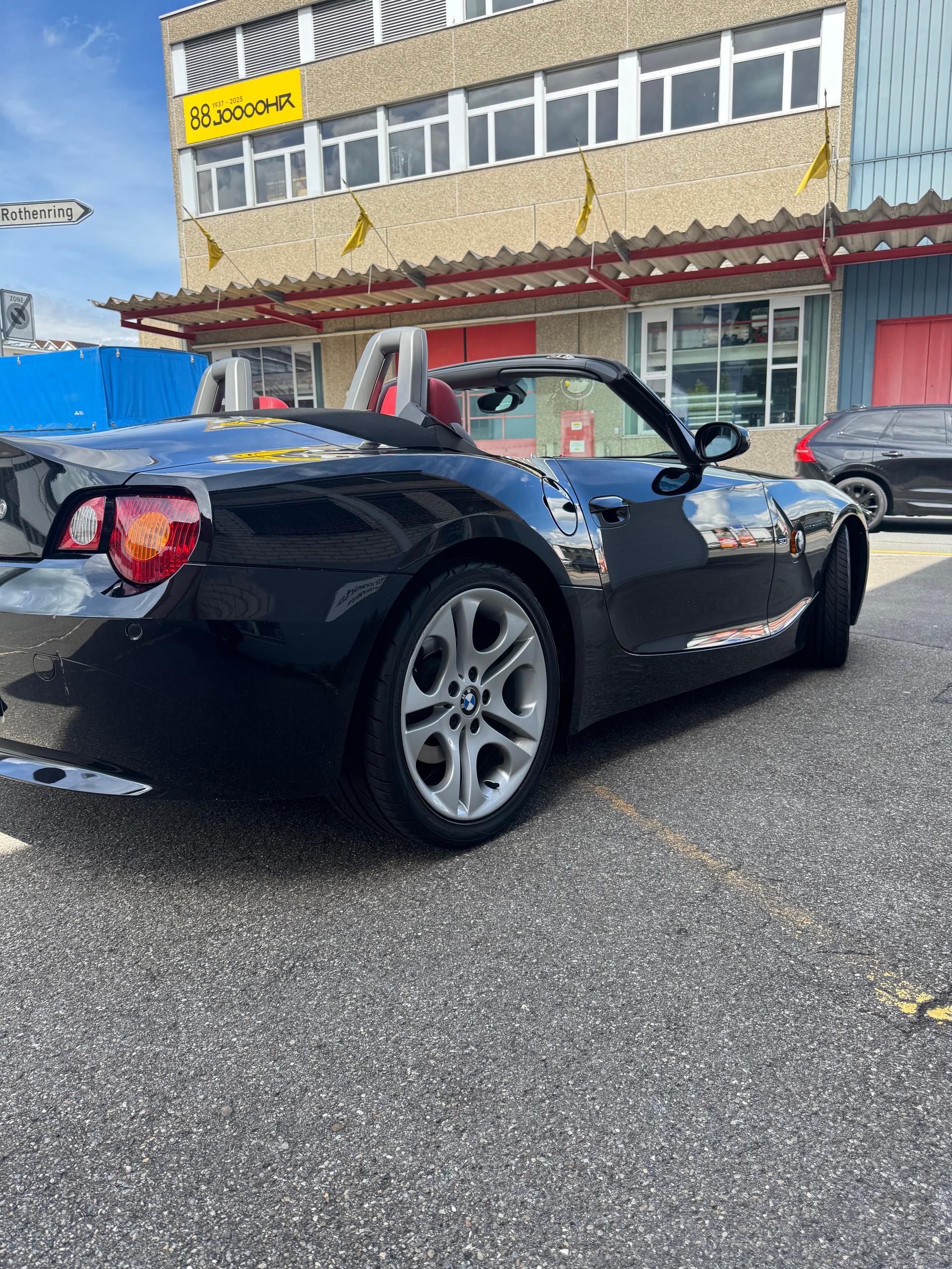 BMW 3.0i-image-2