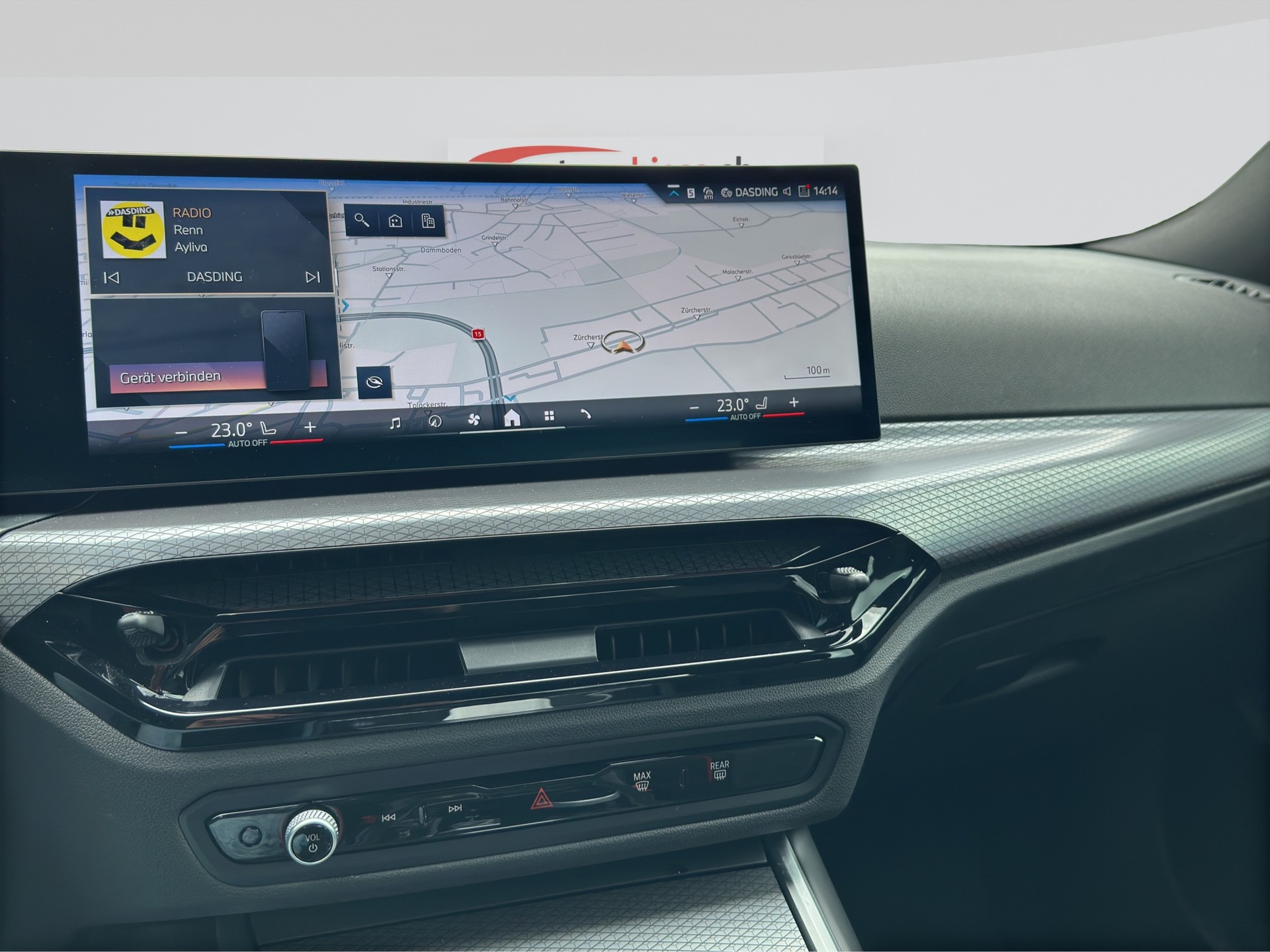 BMW 320i M Sport Steptronic-image-12