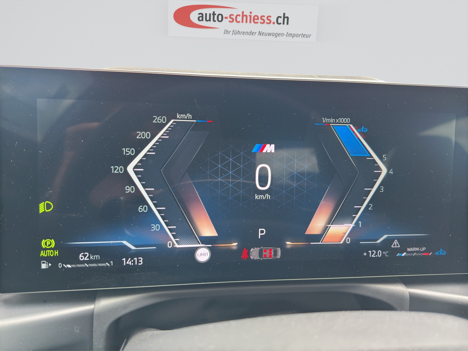 BMW 320i M Sport Steptronic-image-10