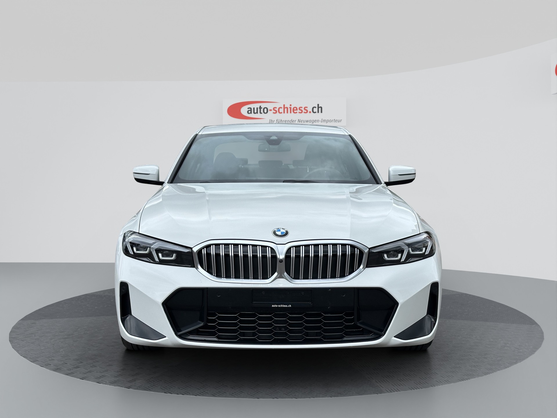 BMW 320i M Sport Steptronic-image-1