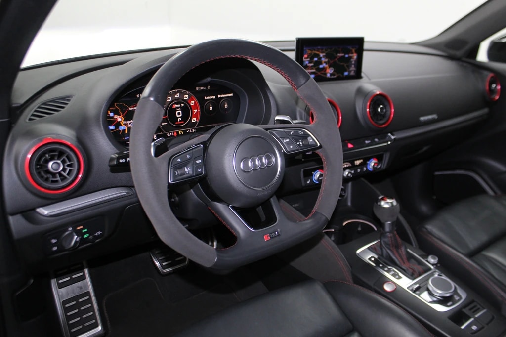 AUDI RS3 Sportback 2.5 TSI quattro S-tronic Black Edition ohne OPF / CH-Fahrzeug-image-10