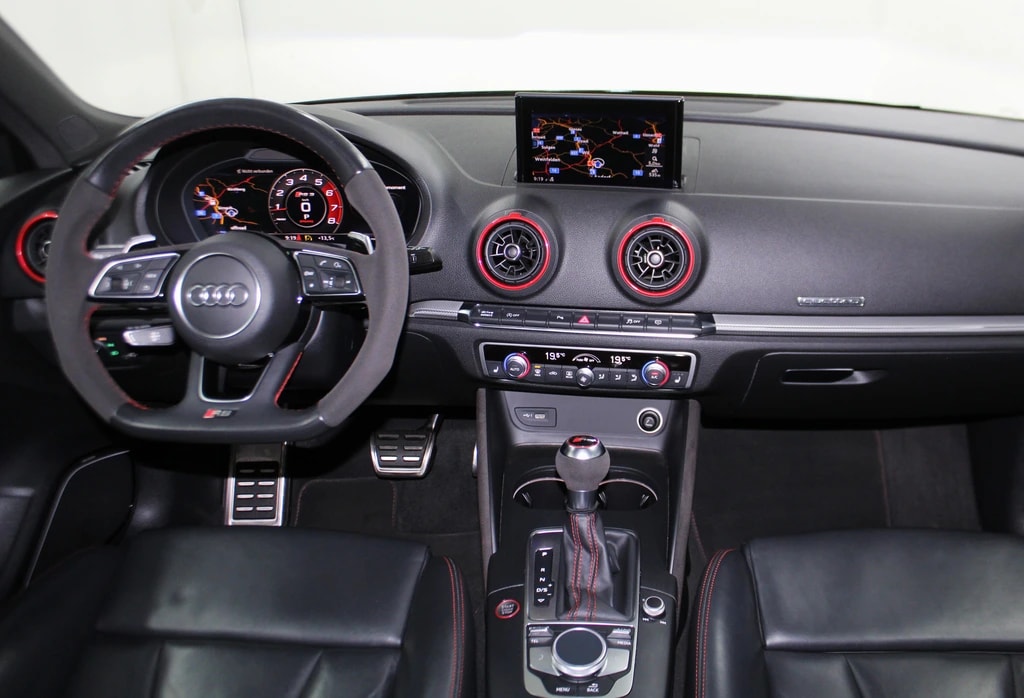 AUDI RS3 Sportback 2.5 TSI quattro S-tronic Black Edition ohne OPF / CH-Fahrzeug-image-12