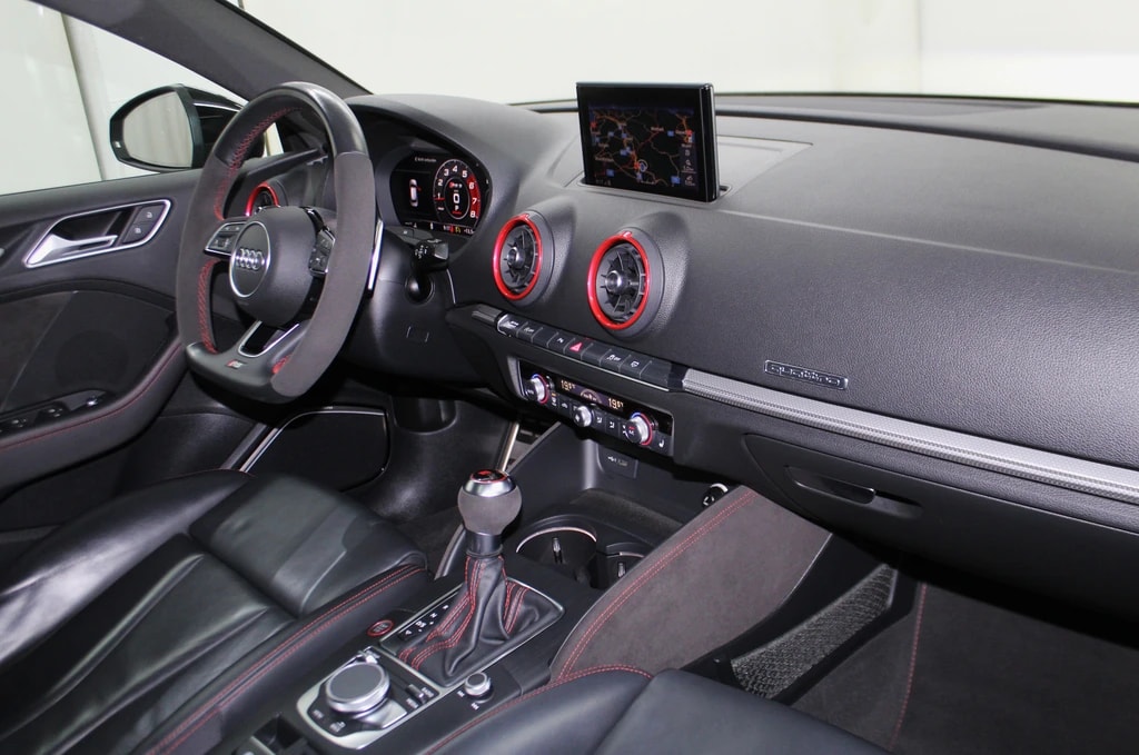 AUDI RS3 Sportback 2.5 TSI quattro S-tronic Black Edition ohne OPF / CH-Fahrzeug-image-11
