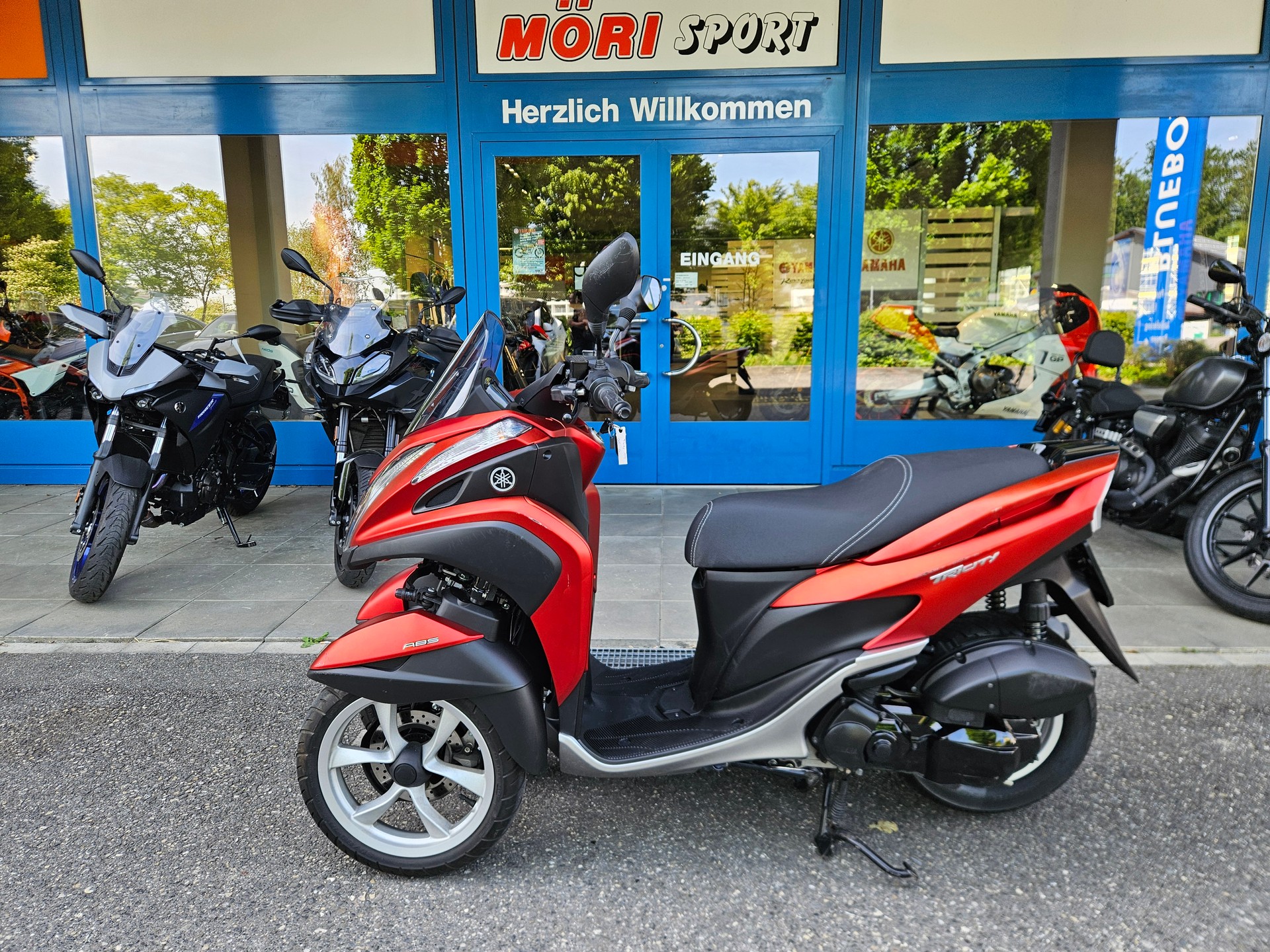 YAMAHA Tricity MW 125 UBS-showroom-element-3