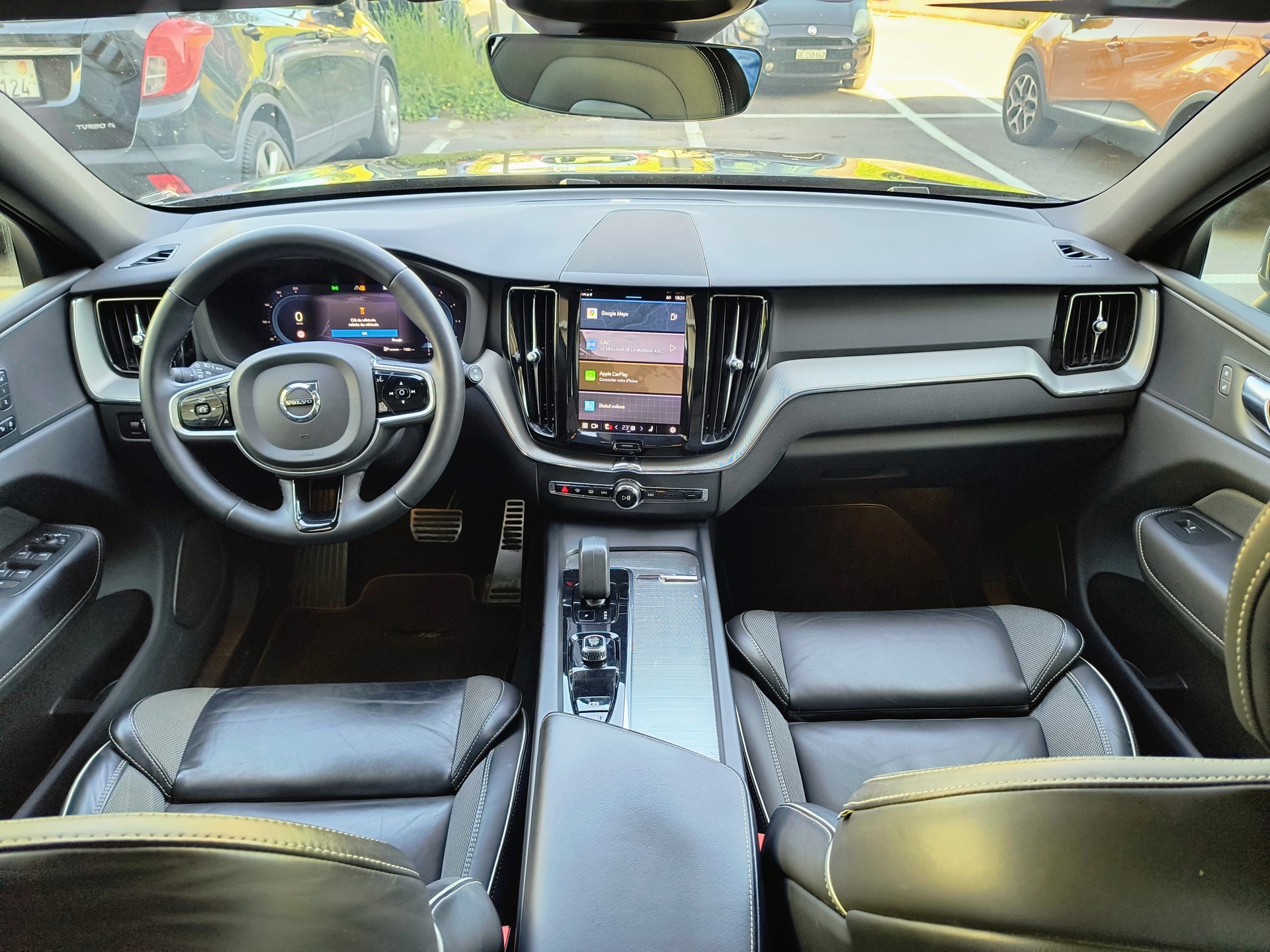 VOLVO XC60 B4 Diesel Mild Hybrid AWD R-Design Geartronic-image-5