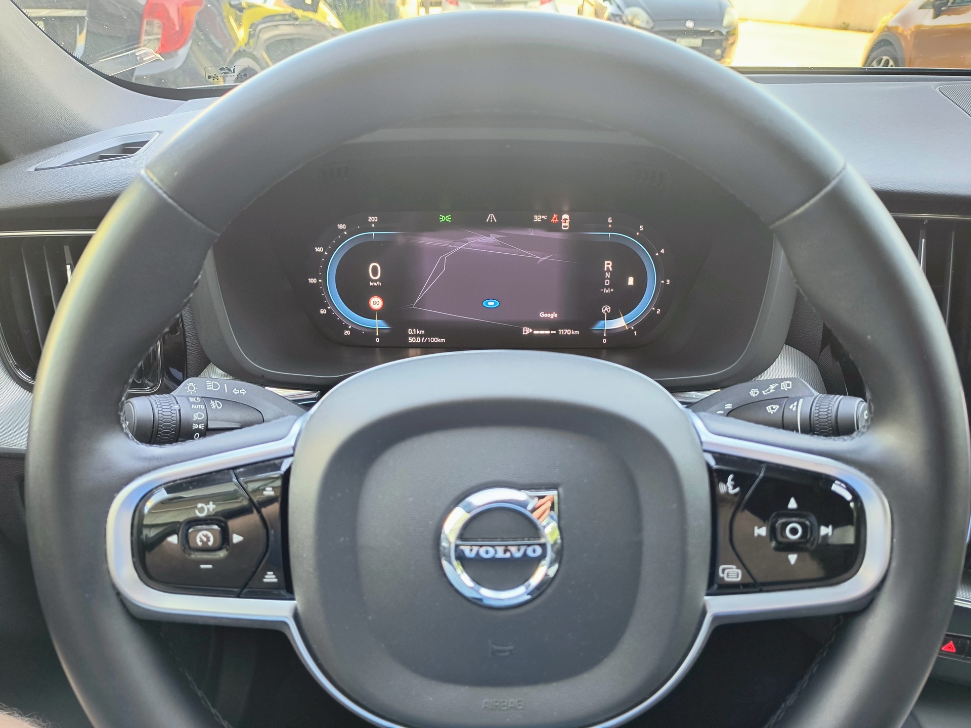 VOLVO XC60 B4 Diesel Mild Hybrid AWD R-Design Geartronic-image-6