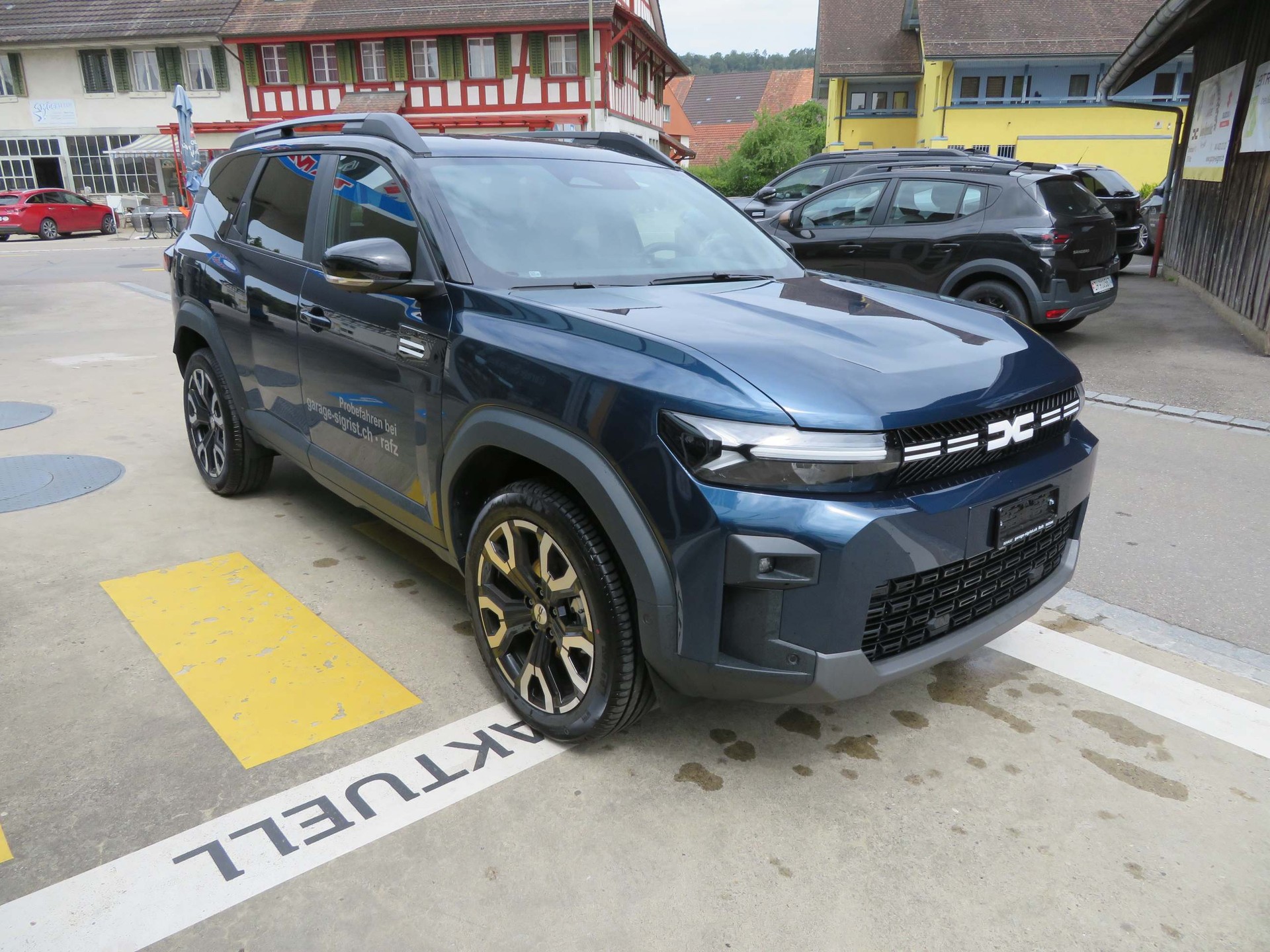 DACIA Bigster 1.8 Hybrid Journey-showroom-element-3
