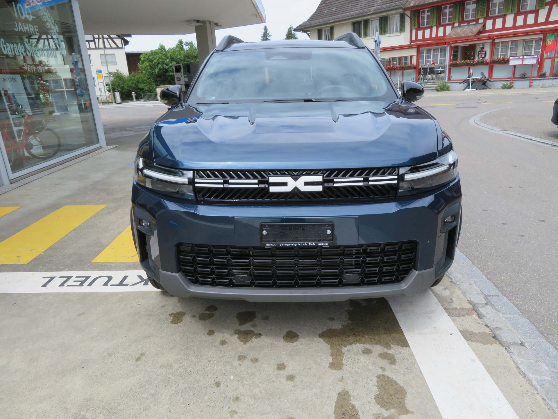 DACIA Bigster 1.8 Hybrid Journey-showroom-element-2