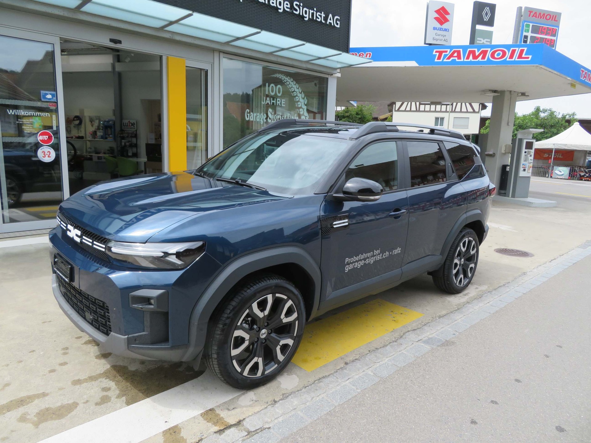 DACIA Bigster 1.8 Hybrid Journey-showroom-element-1