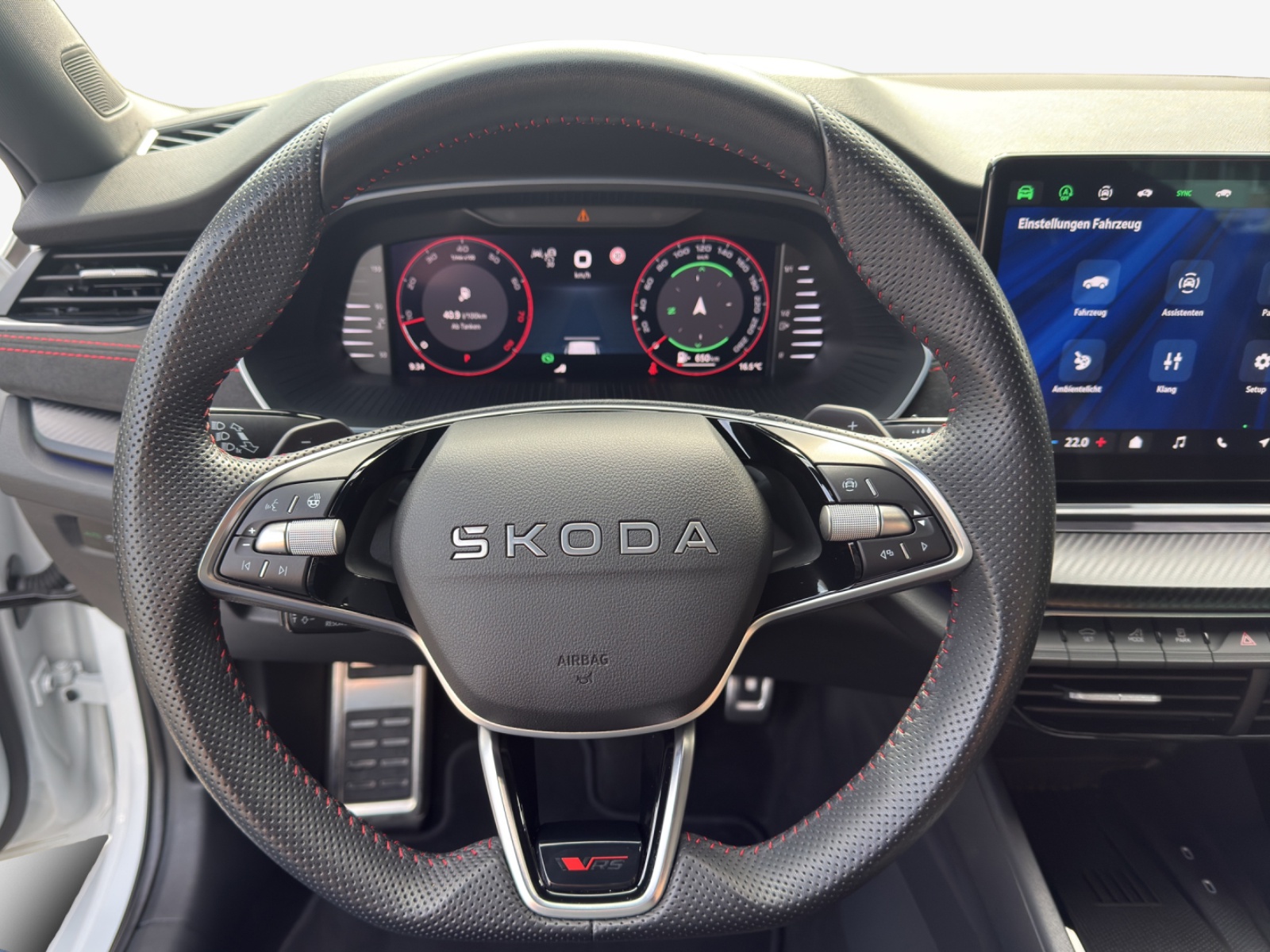 SKODA Octavia Combi 2.0 TSI DSG RS-image-9