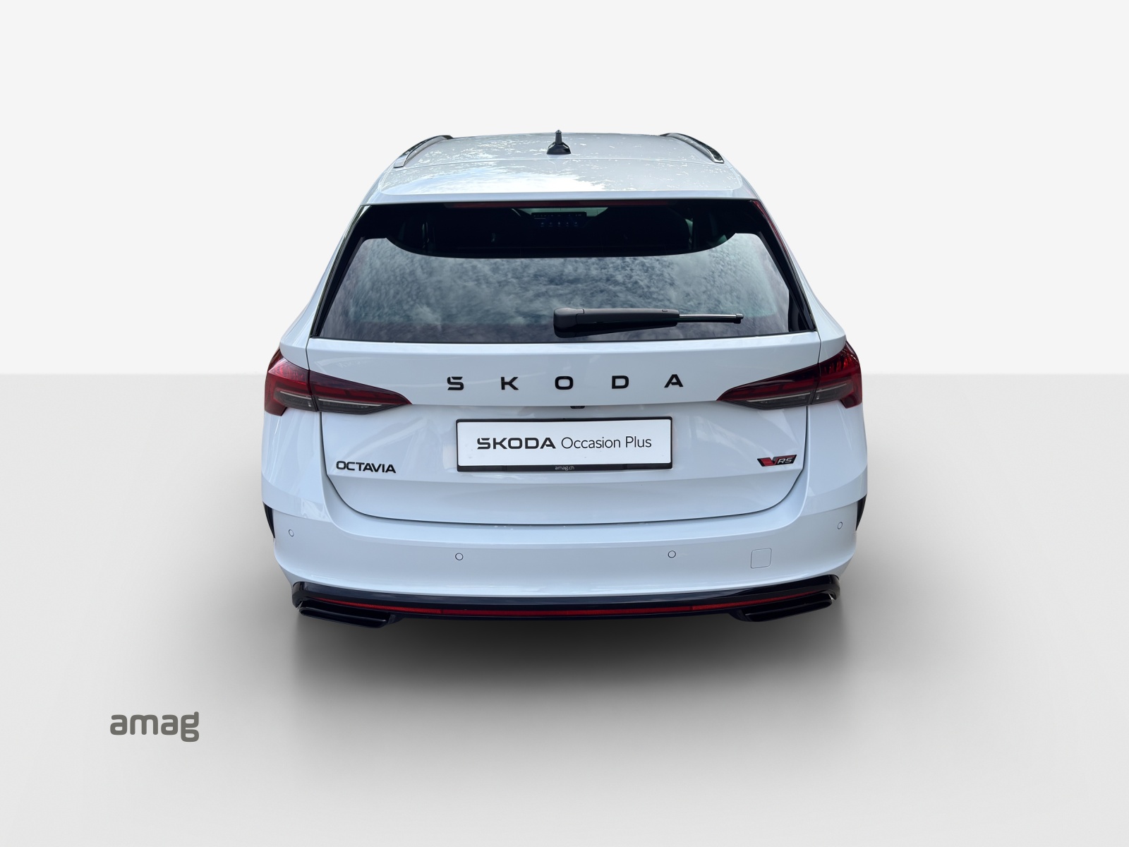 SKODA Octavia Combi 2.0 TSI DSG RS-image-3