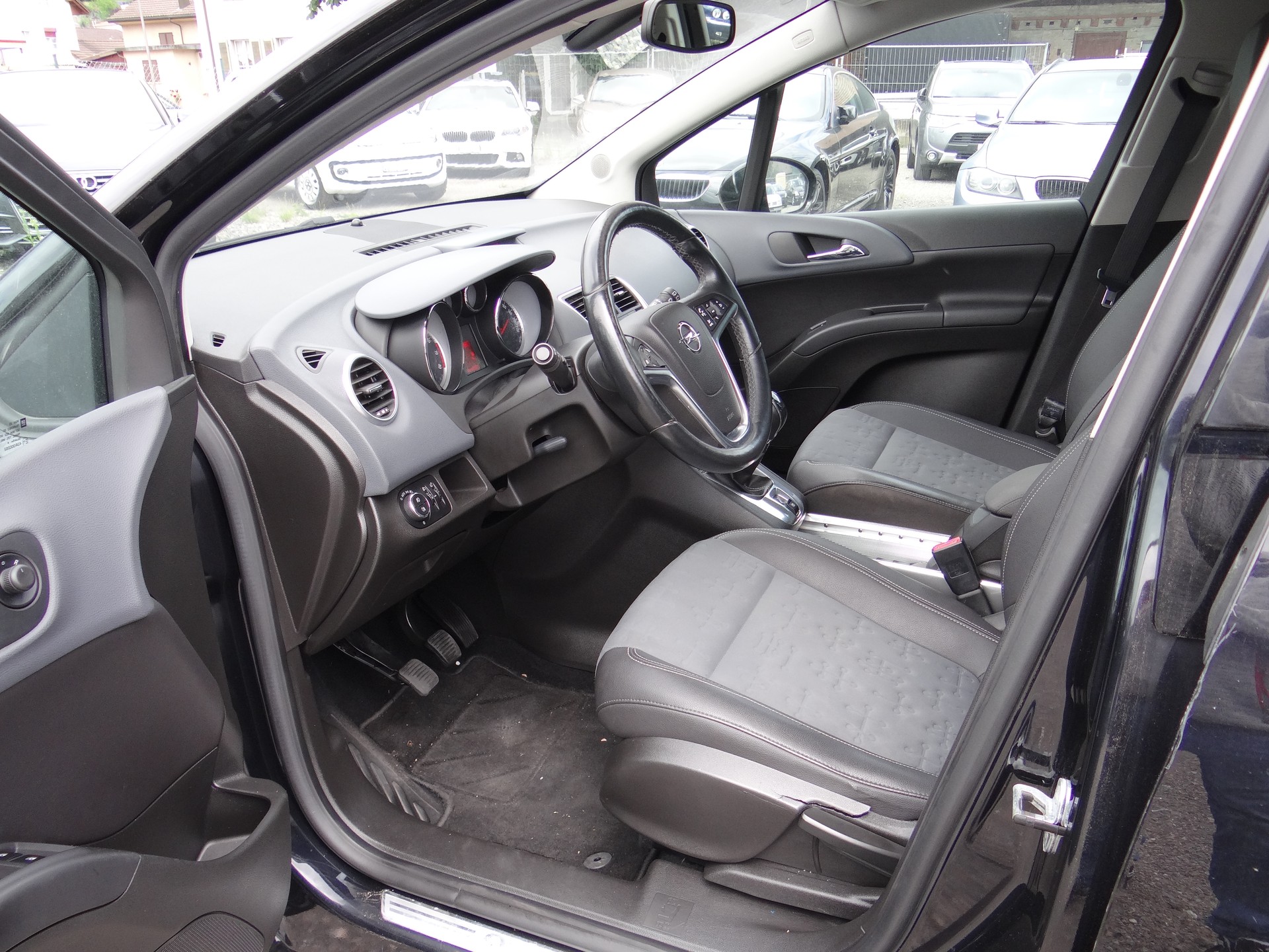 OPEL Meriva 1.4 Turbo Cosmo-image-8
