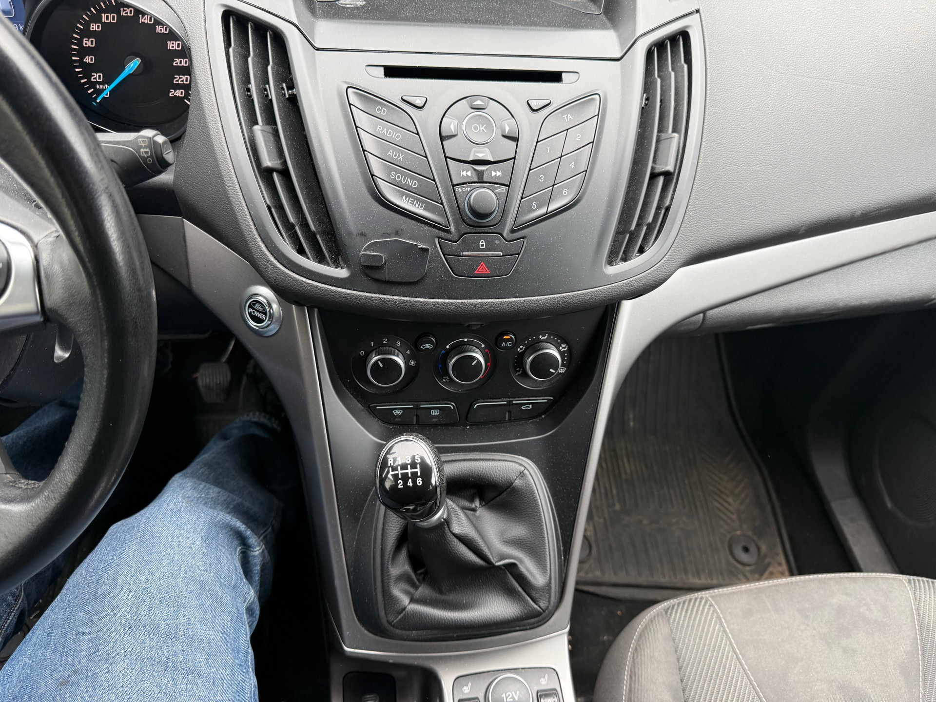 FORD Kuga 2.0 TDCi Carving 4WD-image-11