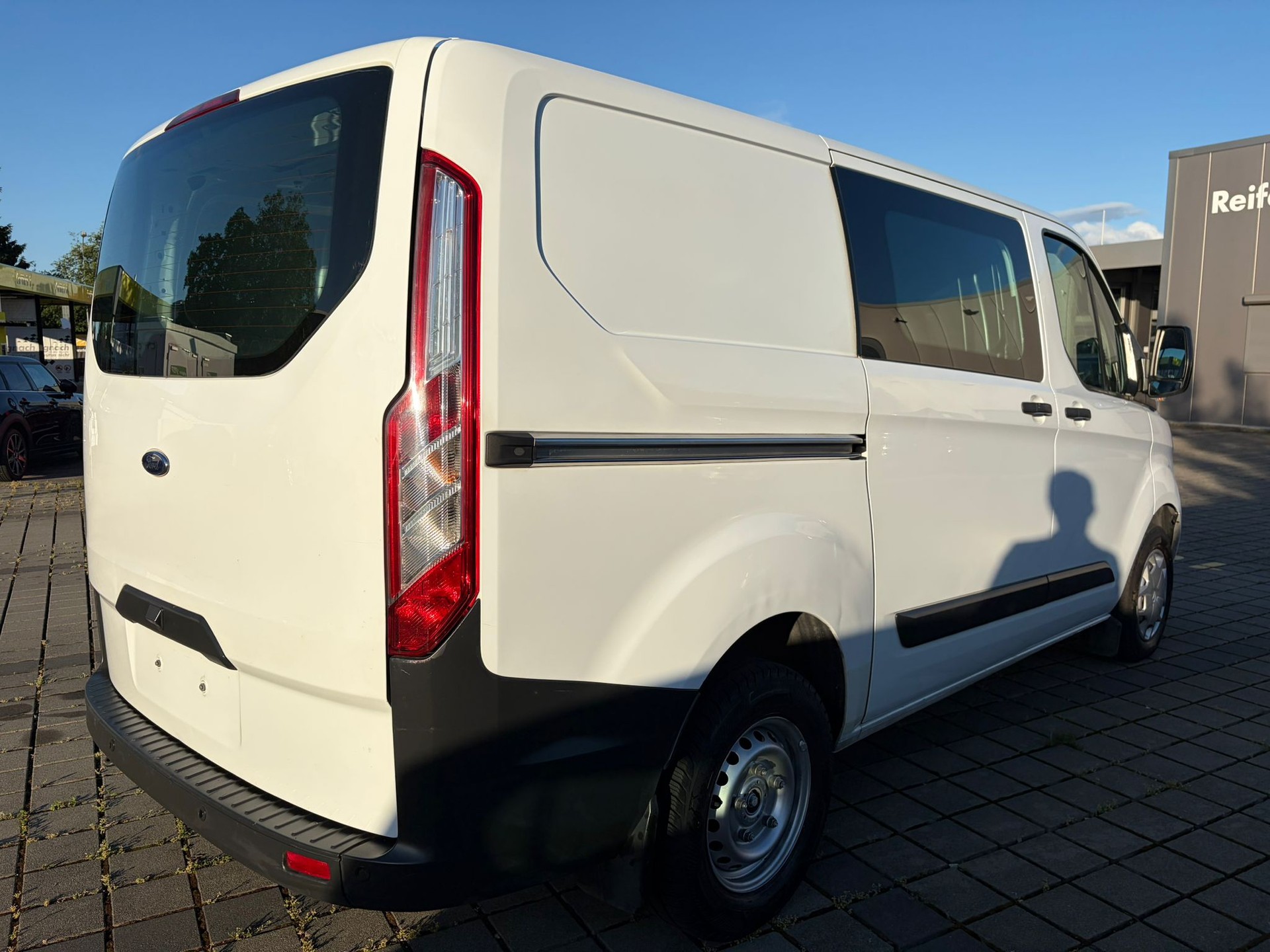 FORD Transit Custom Van 310 L1H1 Trend-image-9