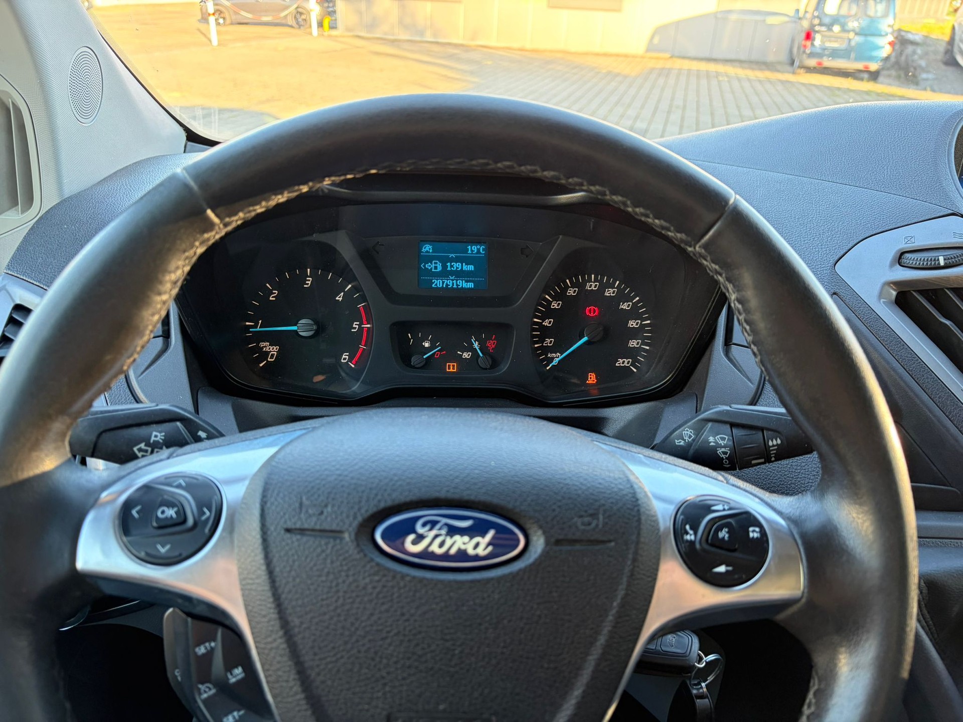 FORD Transit Custom Van 310 L1H1 Trend-image-11