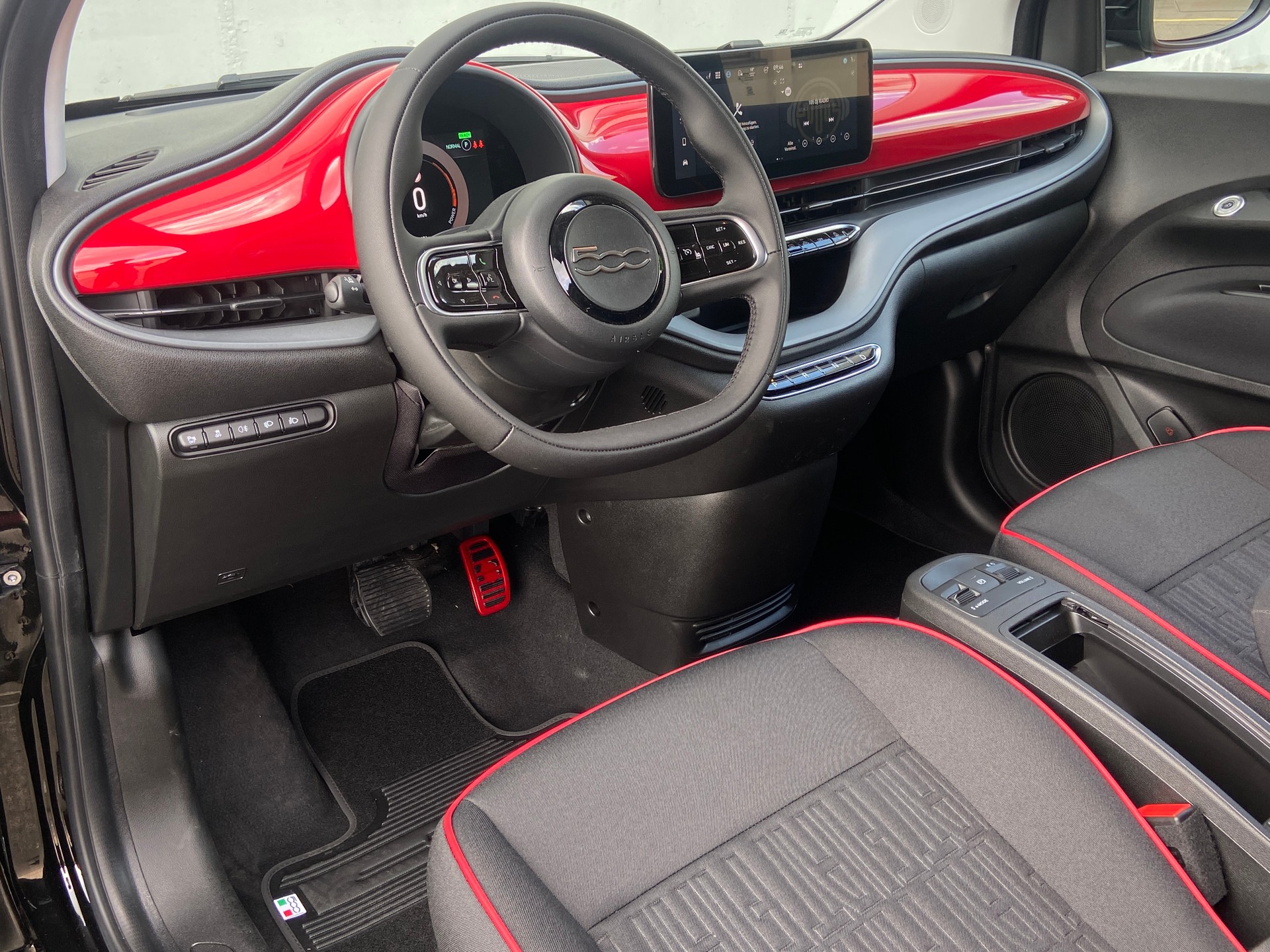 FIAT 500 C electric 87 kW Red-image-4
