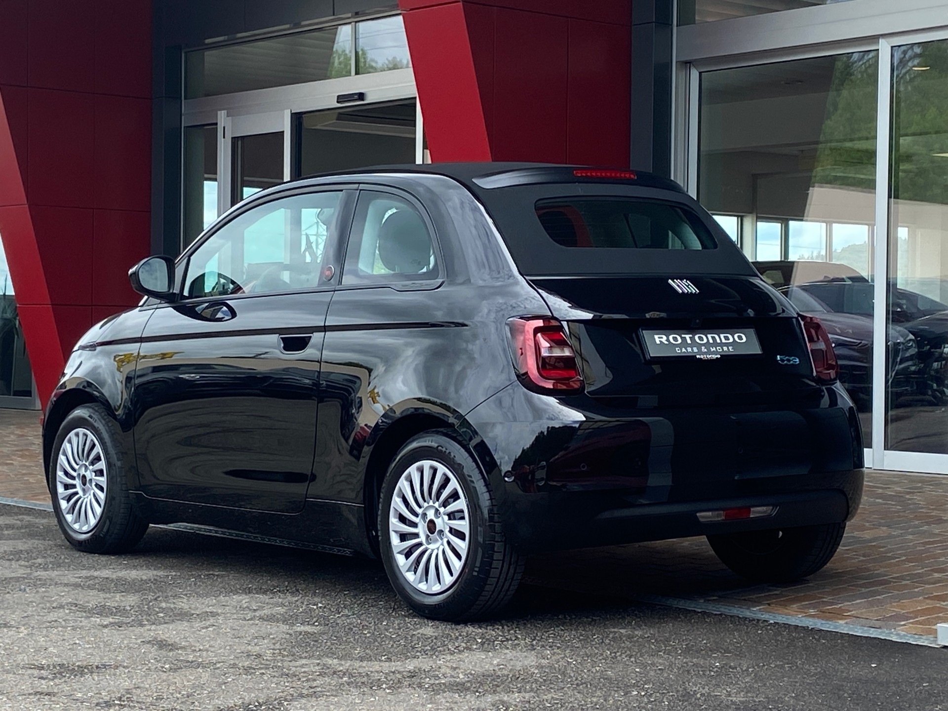 FIAT 500 C electric 87 kW Red-image-11