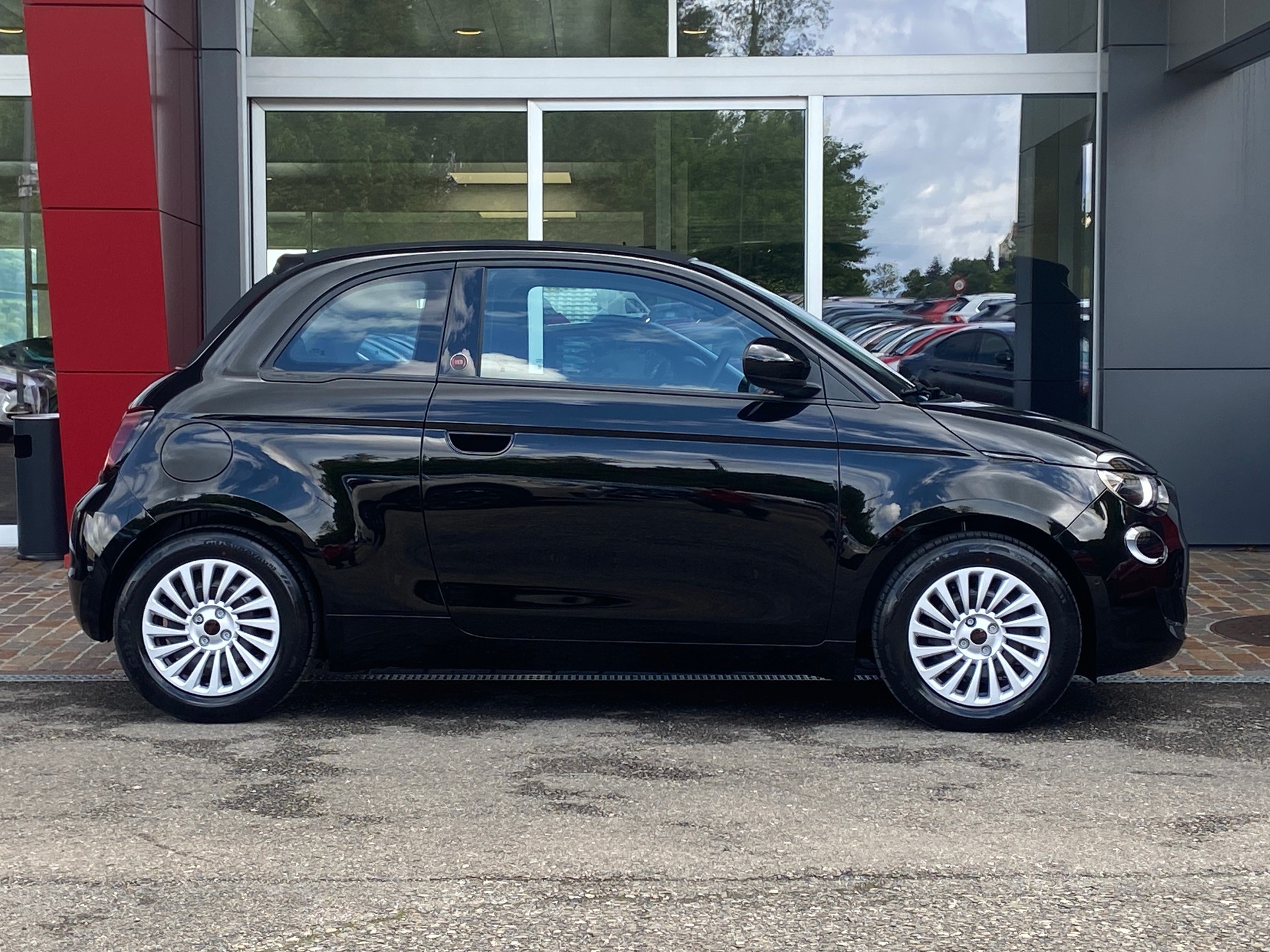FIAT 500 C electric 87 kW Red-image-10