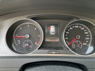 VW Golf 2.0 TDI Comfortline 4Motion-image-3