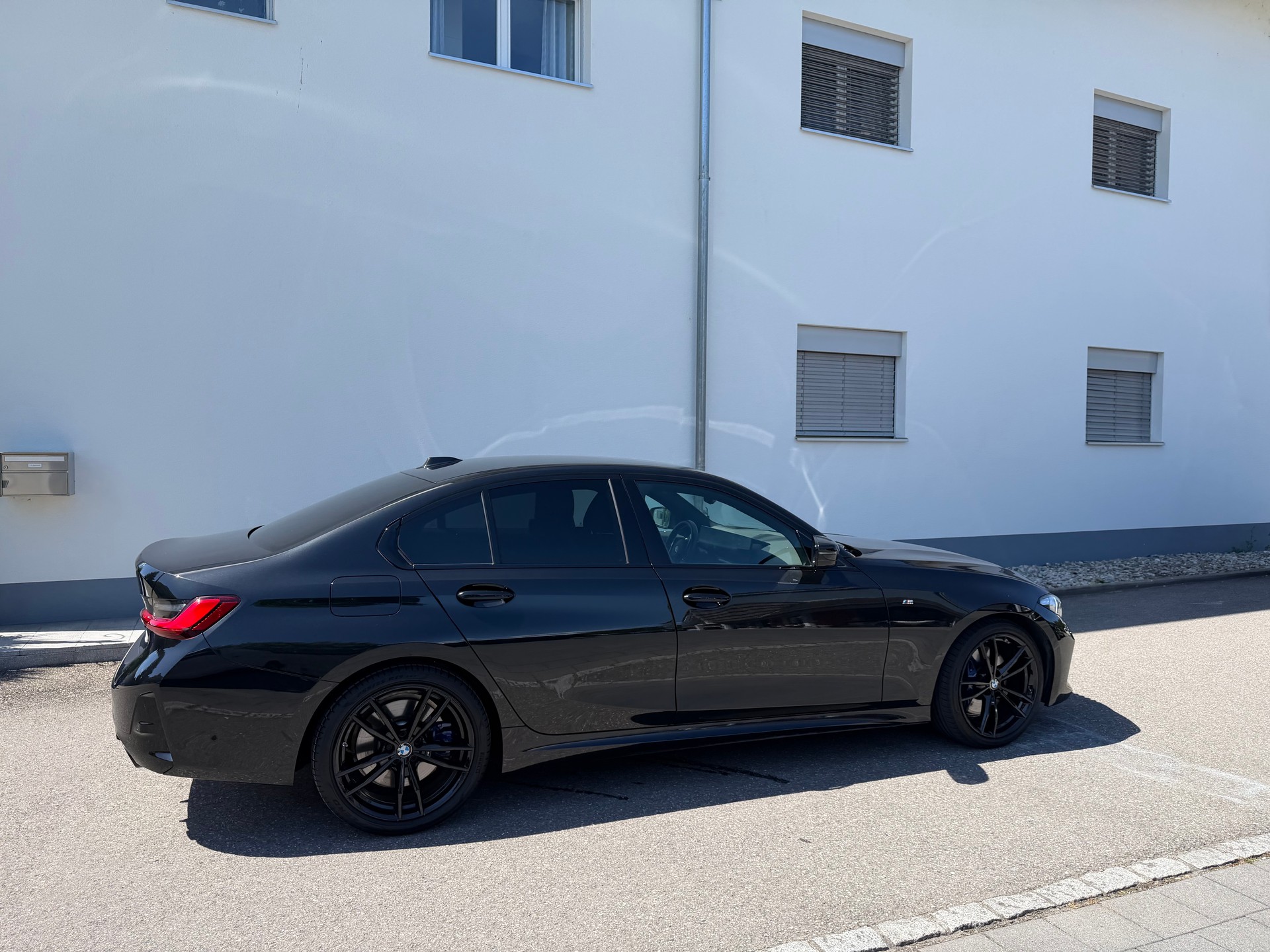 BMW 320d xDrive 48V Steptronic M Sport-image-4