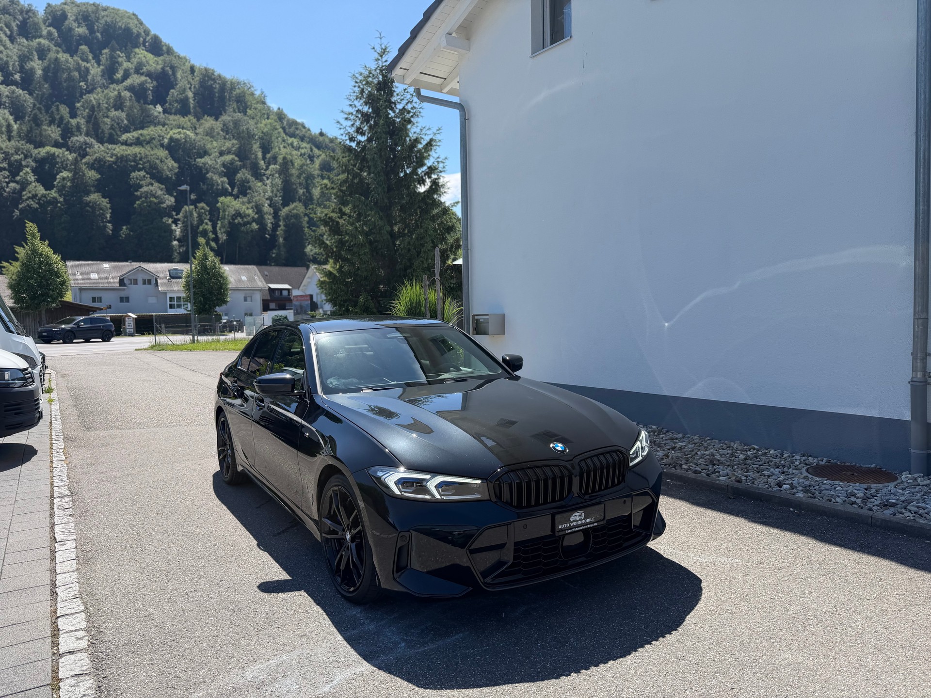 BMW 320d xDrive 48V Steptronic M Sport-image-1
